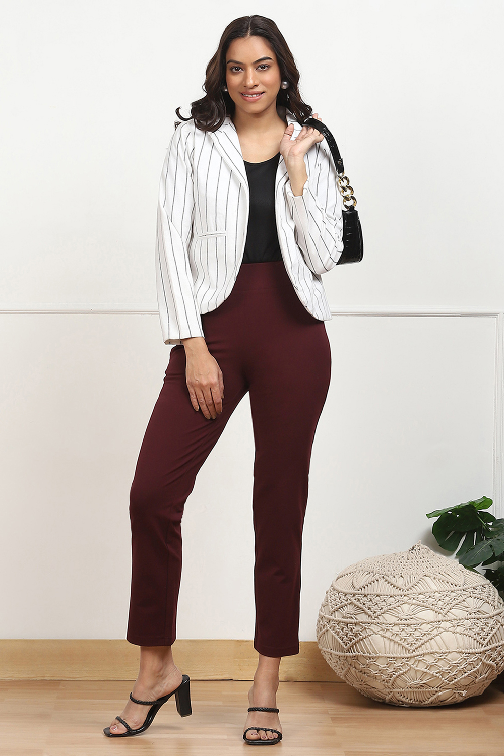 Burgundy Solid Stretchable Slim Fit Pants image number 0