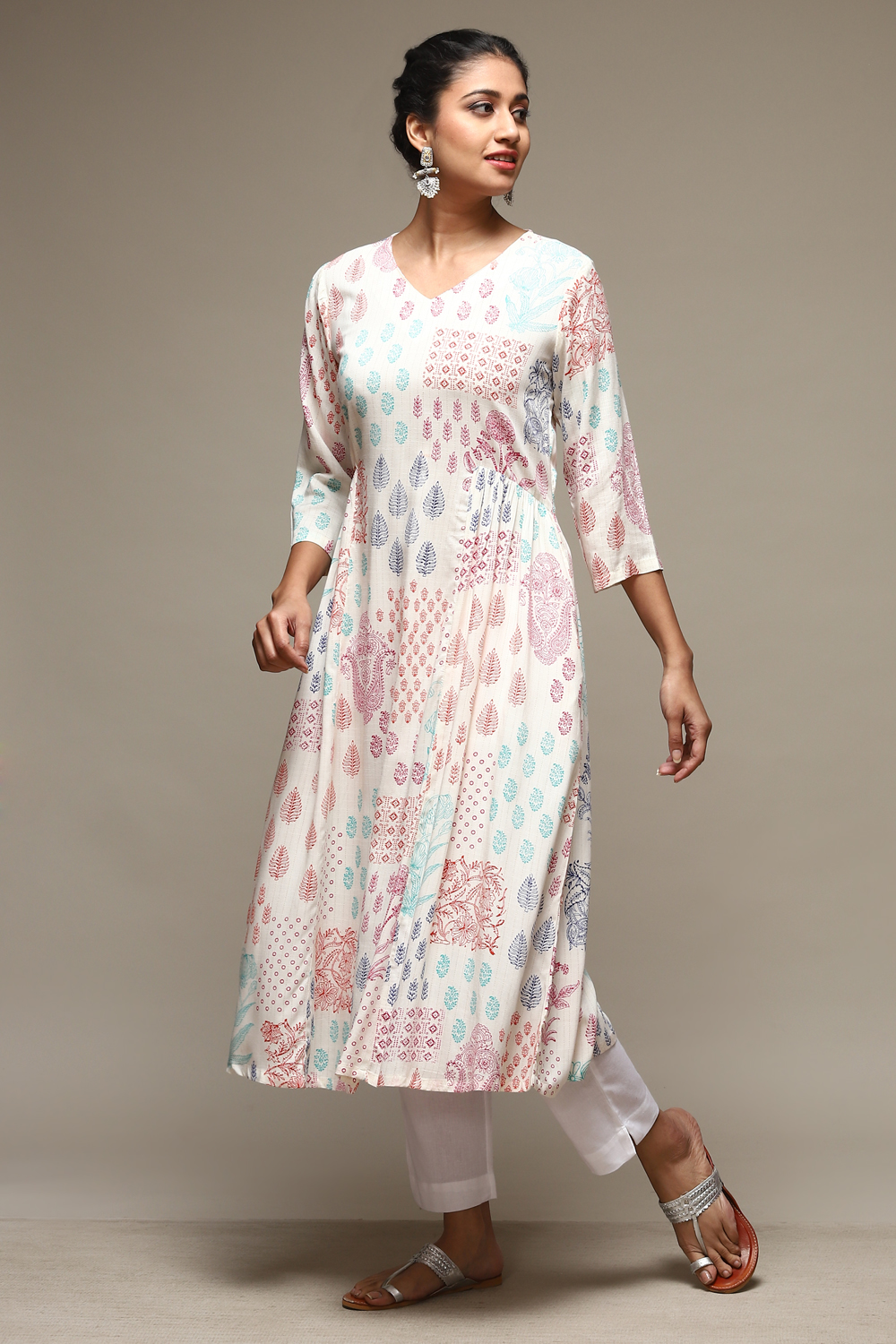 Off White Rayon Flared Printed Kurta image number 2