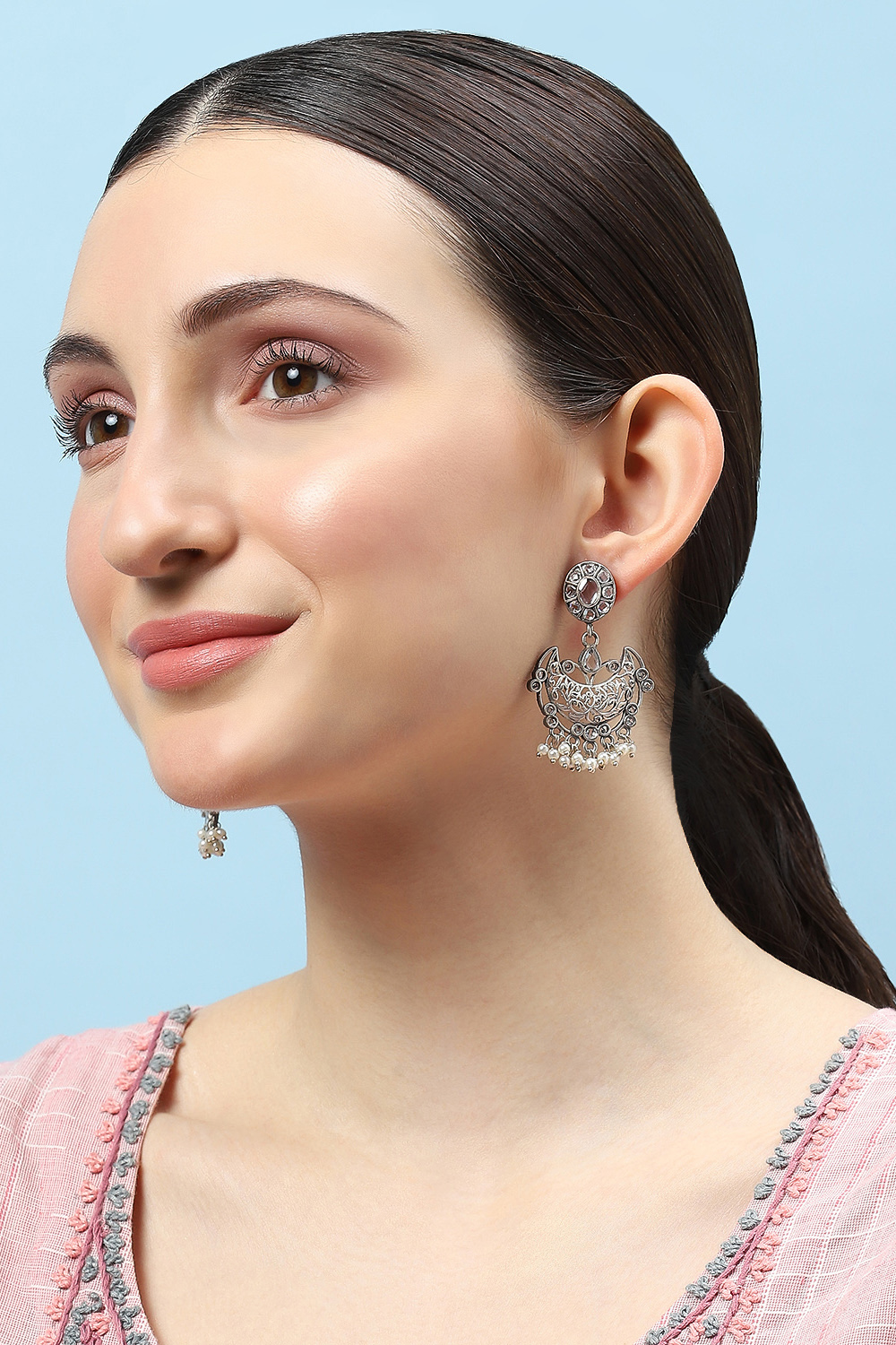 White Brass earrings image number 1