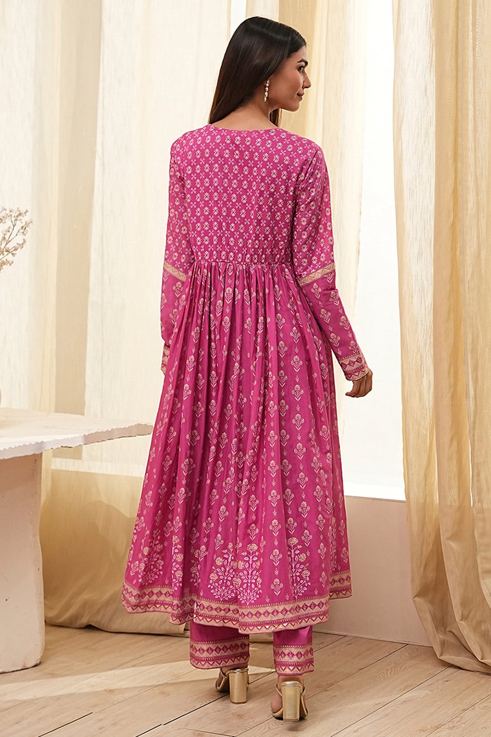 Onion Pink Cotton Printed Anarkali Suit Set image number 4