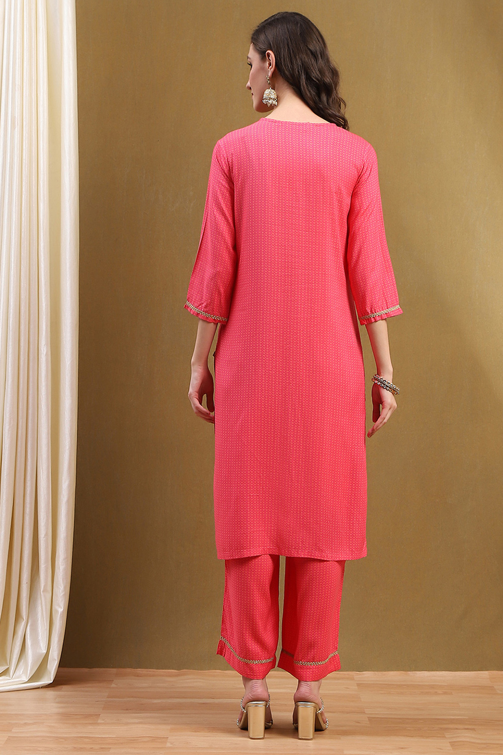 Pink Printed Festive Straight Suit Set image number 4