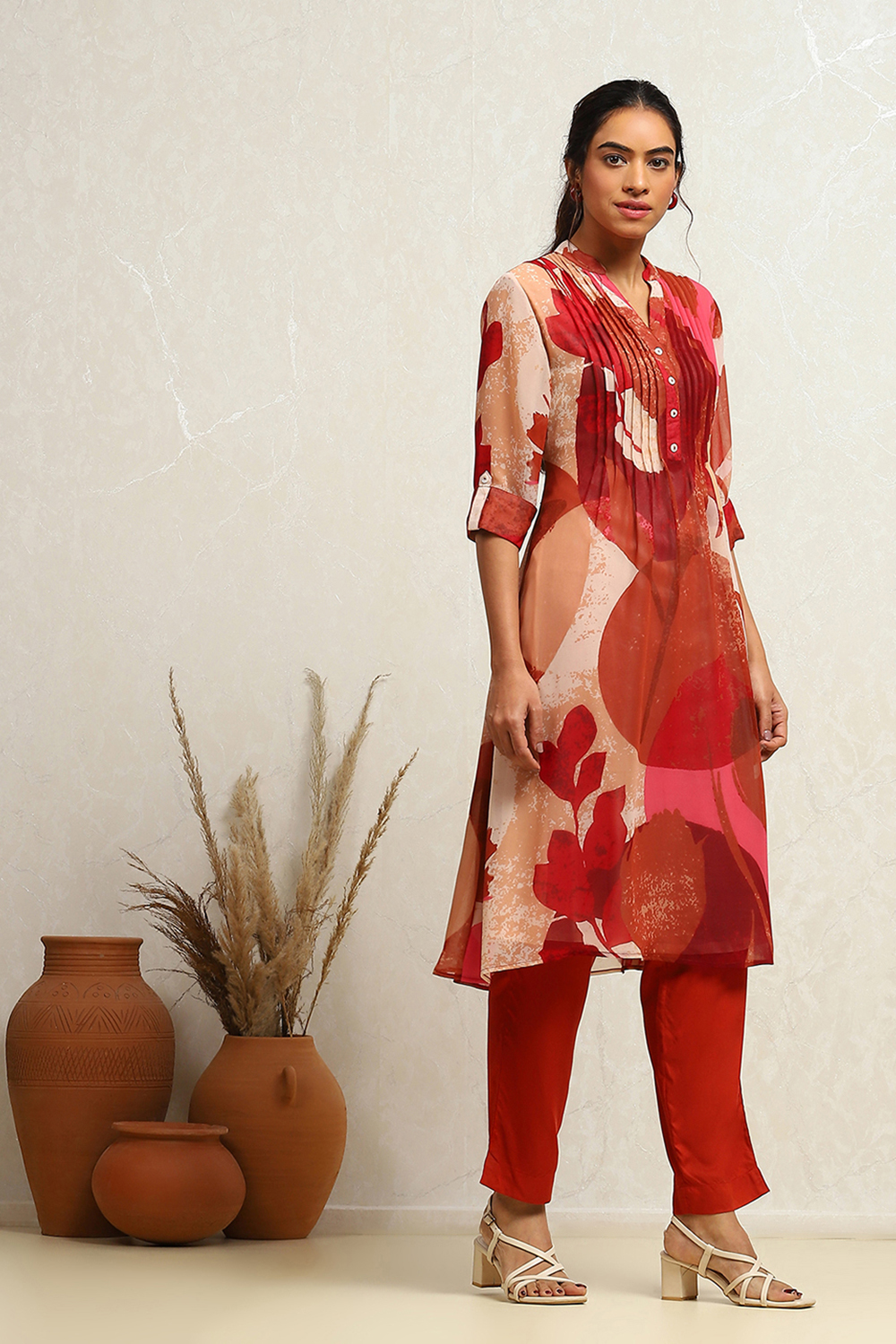 Pink Georgette Floral Printed Pleated A-Line Kurta image number 4