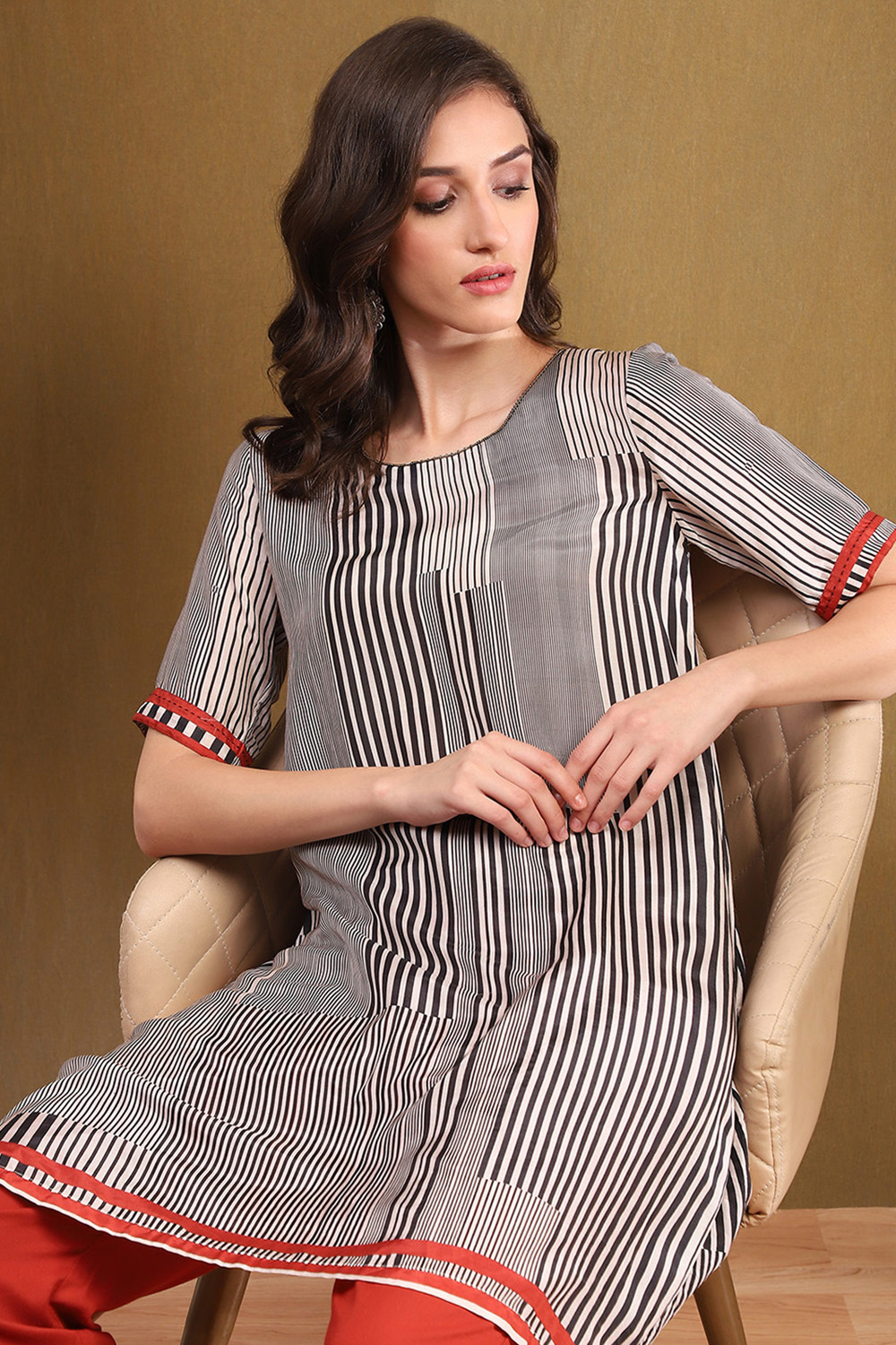 Black and White Striped High-Low A-Line Kurta image number 6