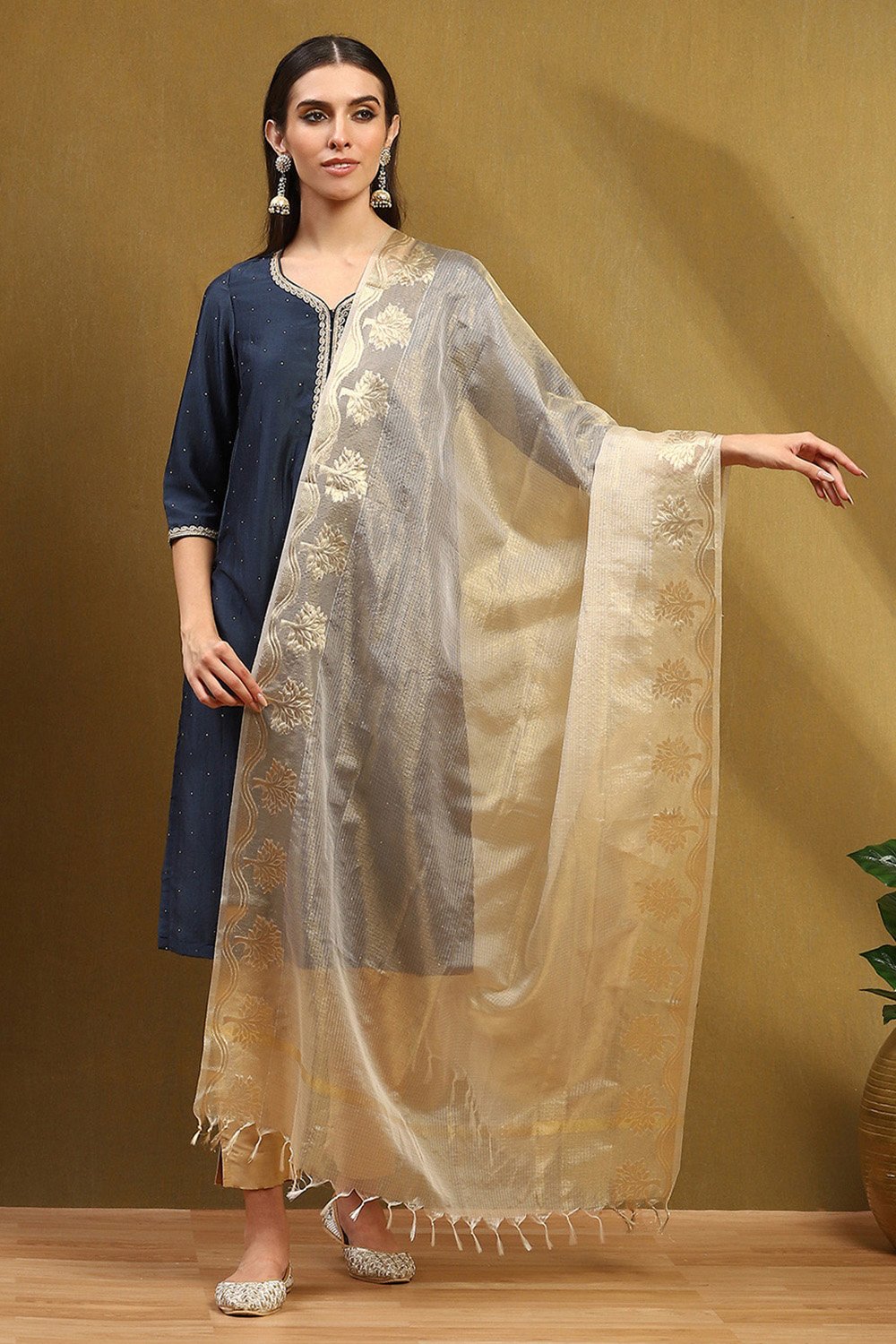 Gold Polyester Dupatta image number 4