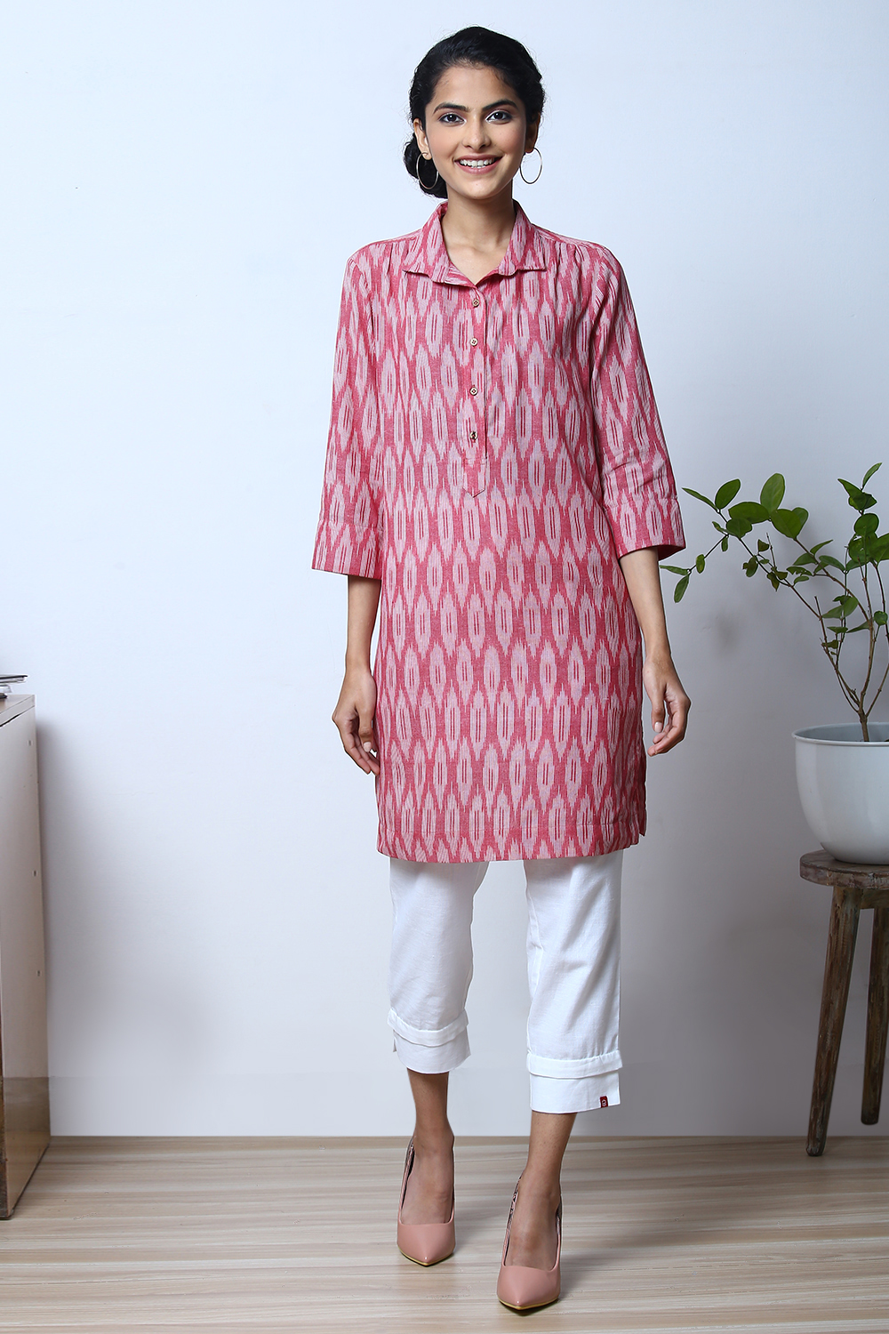 Red Cotton Short Yarndyed Kurti image number 2