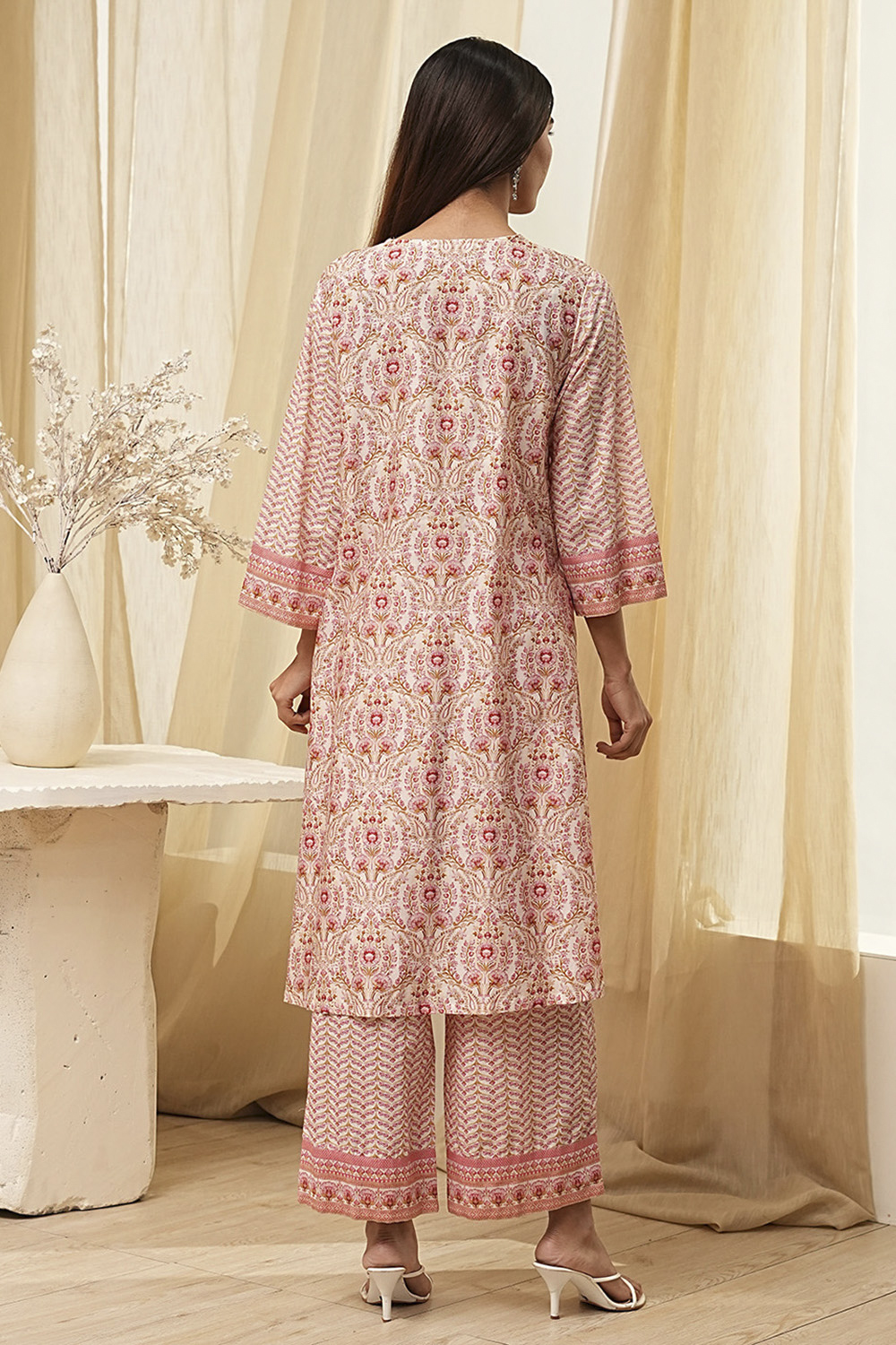 Off-White and Pink Cotton Straight Kurta Set image number 4