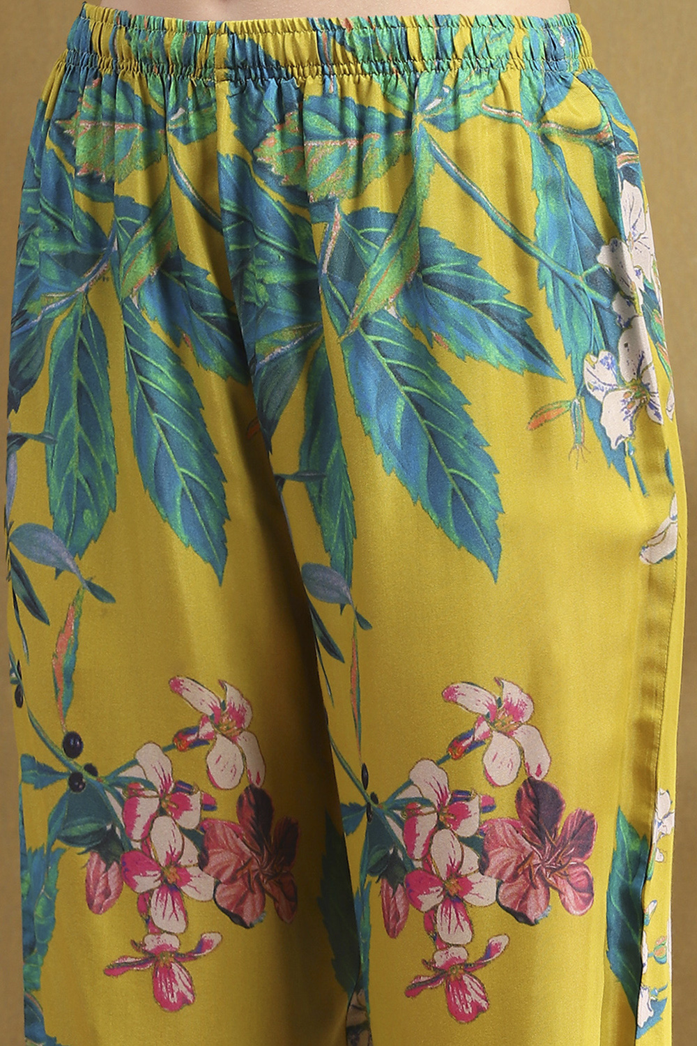 Yellow Floral Printed Shantoon Kurta Pants Set image number 2