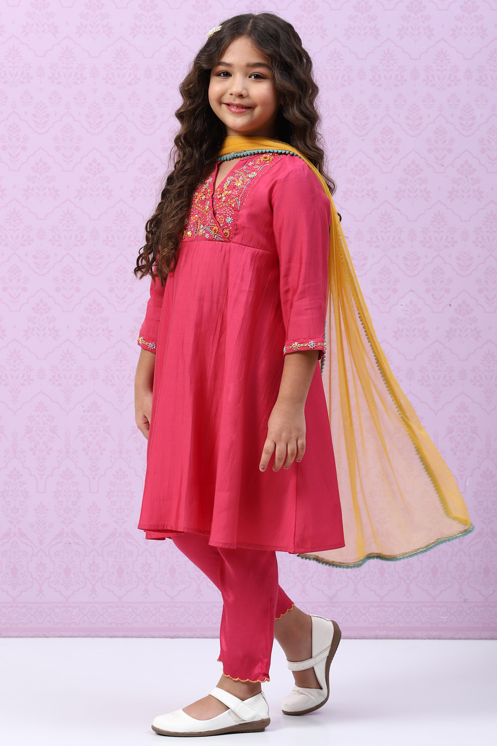 Pink Poly Viscose Straight Kurta Pants Suit Set image number 5