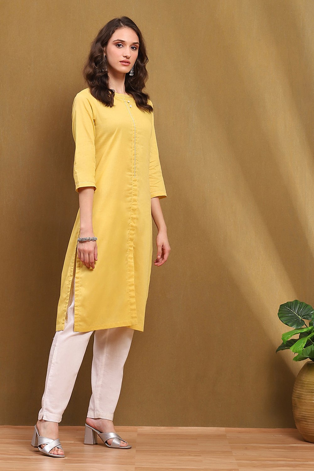 Green Cotton Blend Solid Regular Fit Straight Kurta image number 4