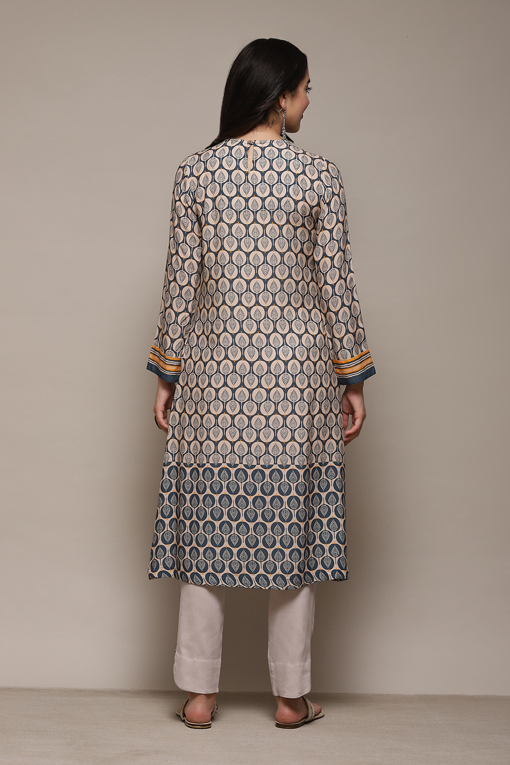 Light Grey Rayon Tiered Kurta Printed Kurta image number 4