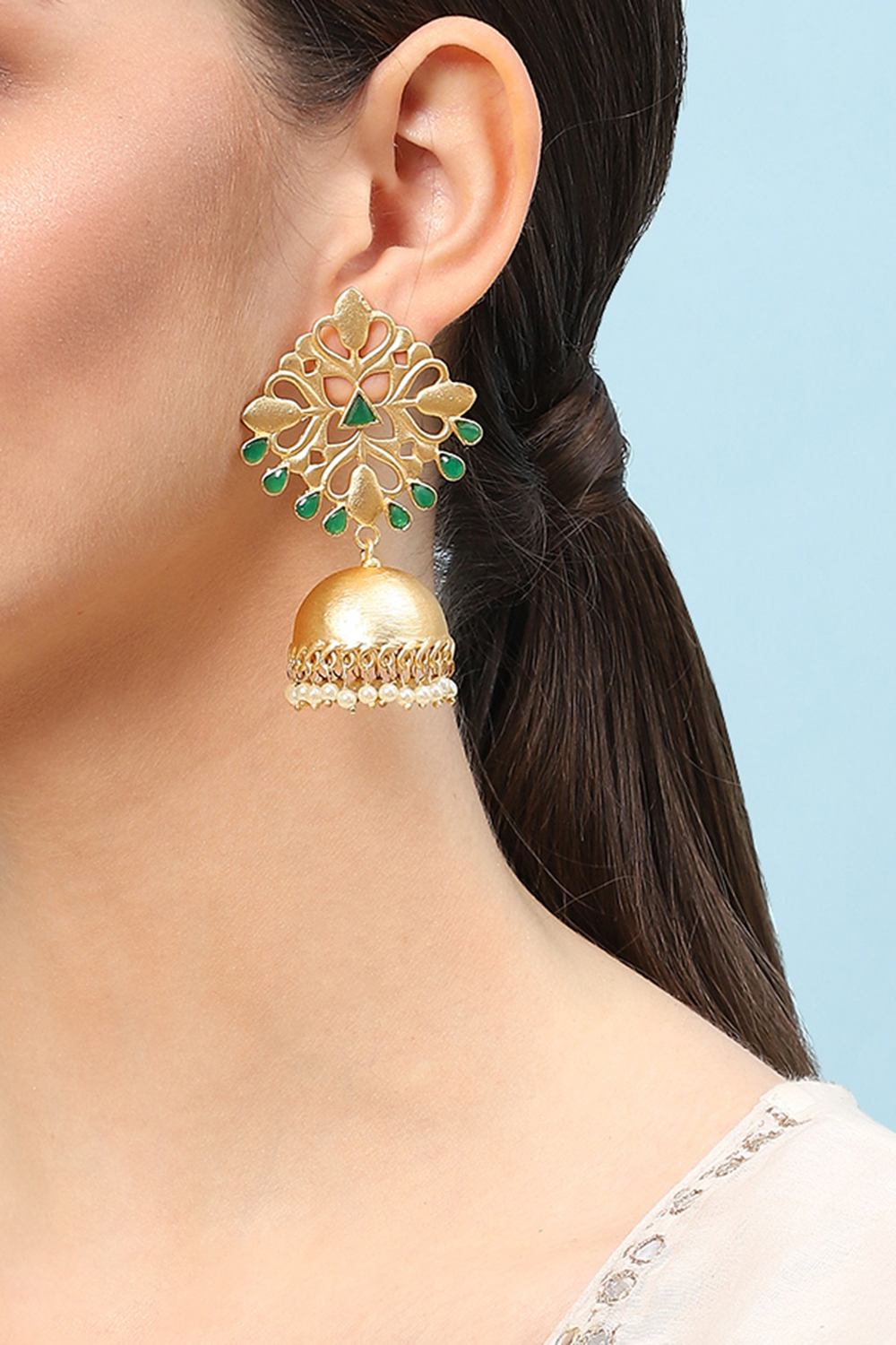 Gold Green Earrings image number 1