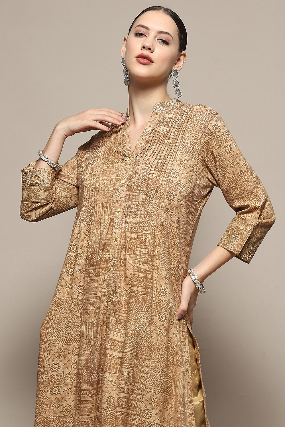 Beige Gathered Printed Straight Kurta image number 1