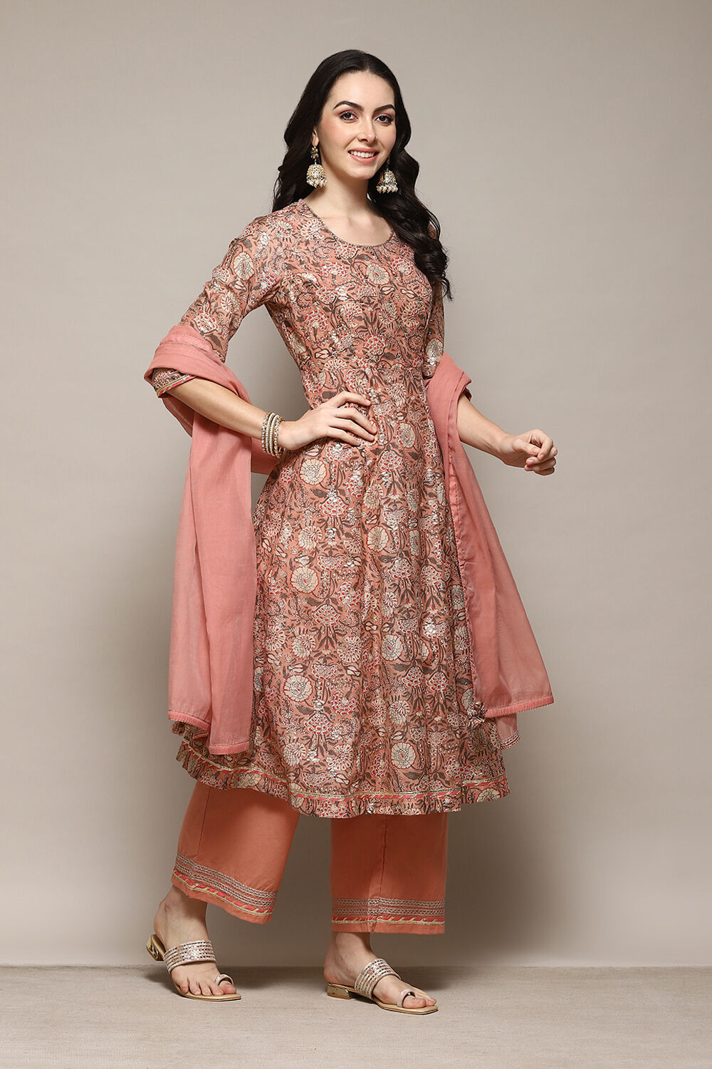 Peach-coloured Poly Chanderi Floral Anarkali Suit Set image number 6