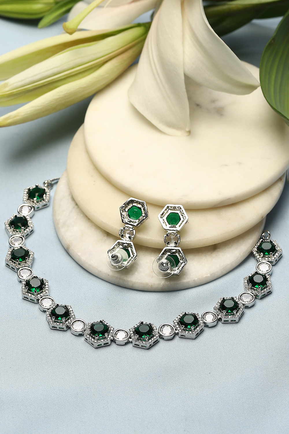 Emerald Green Brass Necklace Set image number 2