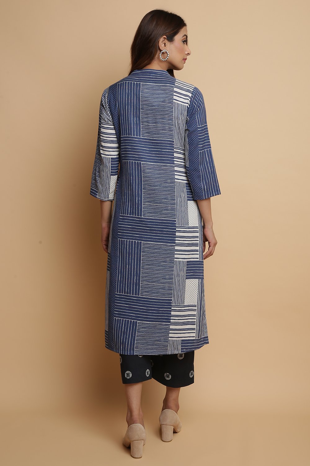 Blue Cotton Blend Straight Kurta Pants Suit Set image number 4