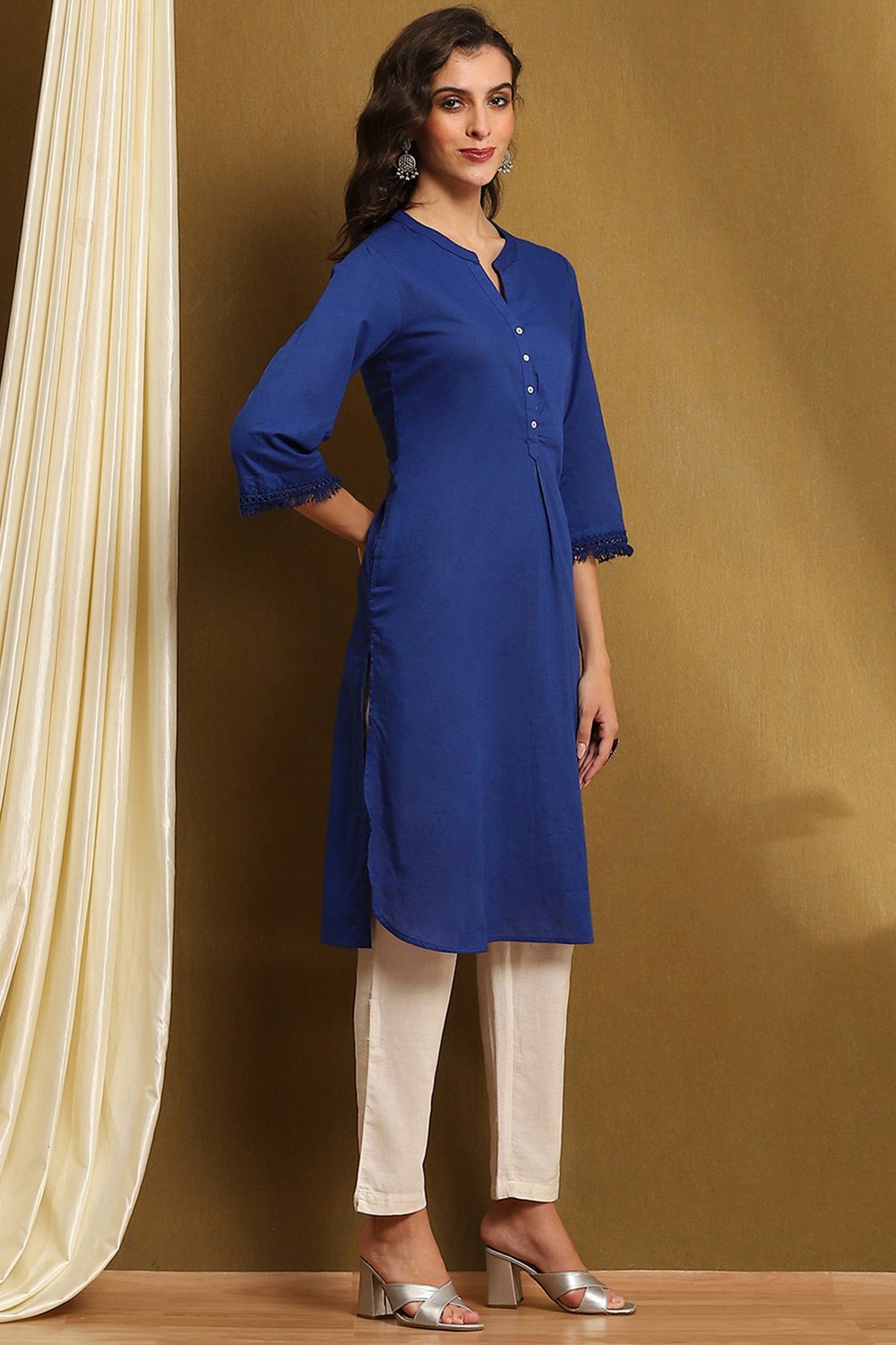 Indigo Cotton Blend Solid Straight Kurta image number 4