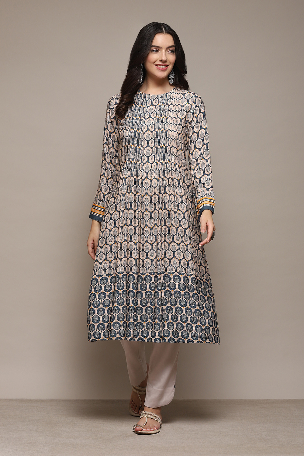 Light Grey Rayon Tiered Kurta Printed Kurta image number 3