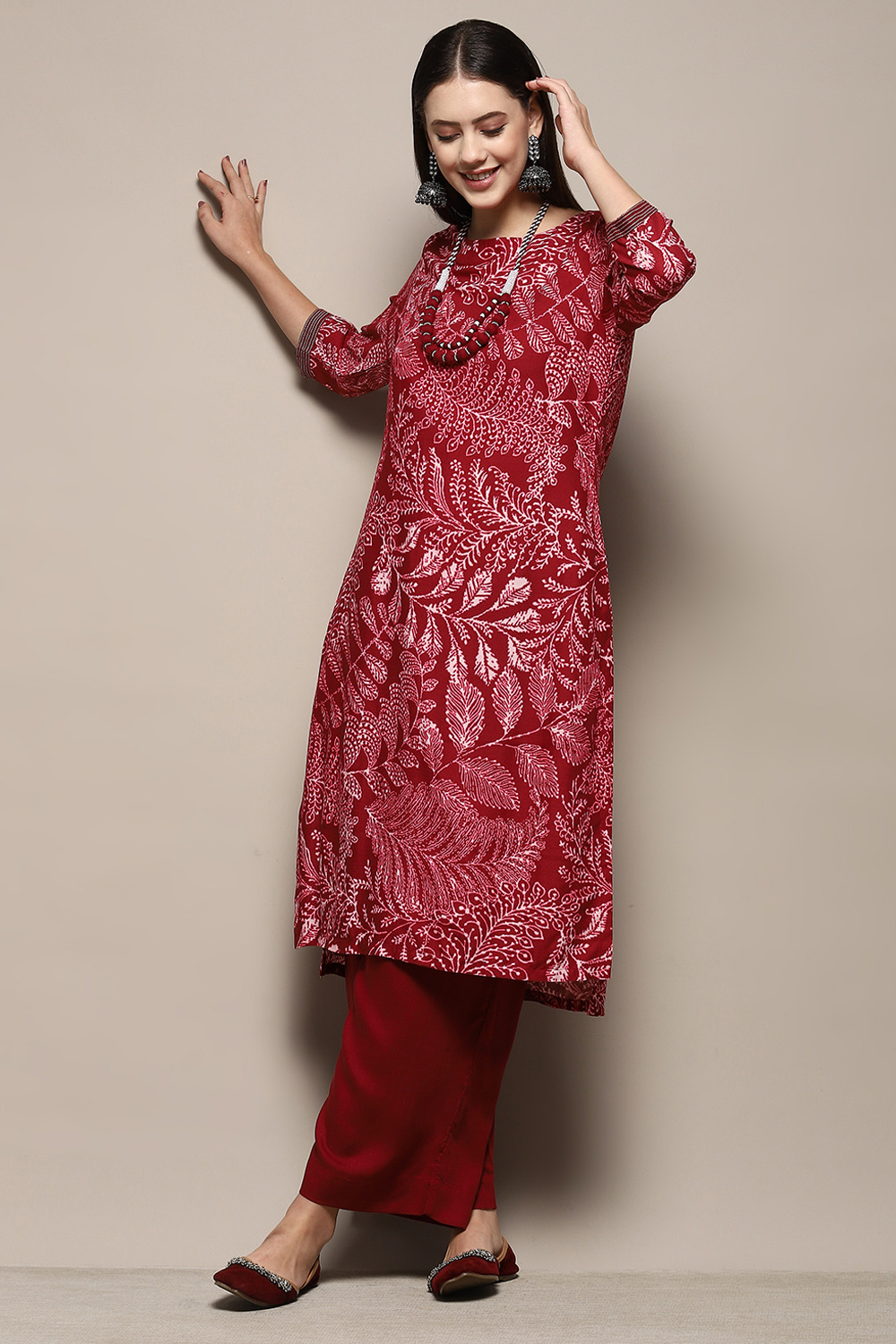 Maroon Printed Straight Kurta Set image number 4