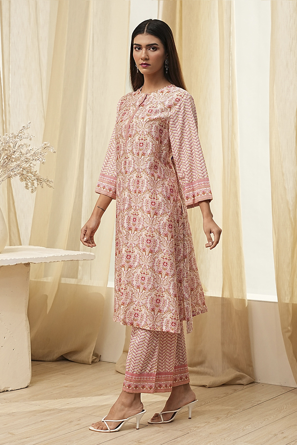 Off-White and Pink Cotton Straight Kurta Set image number 3