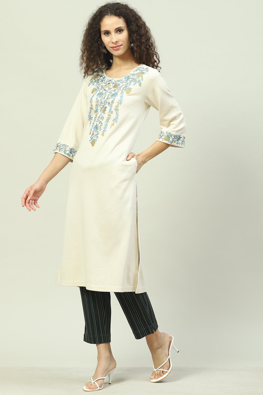 White Acrylic Straight Yarndyed Kurta image number 2