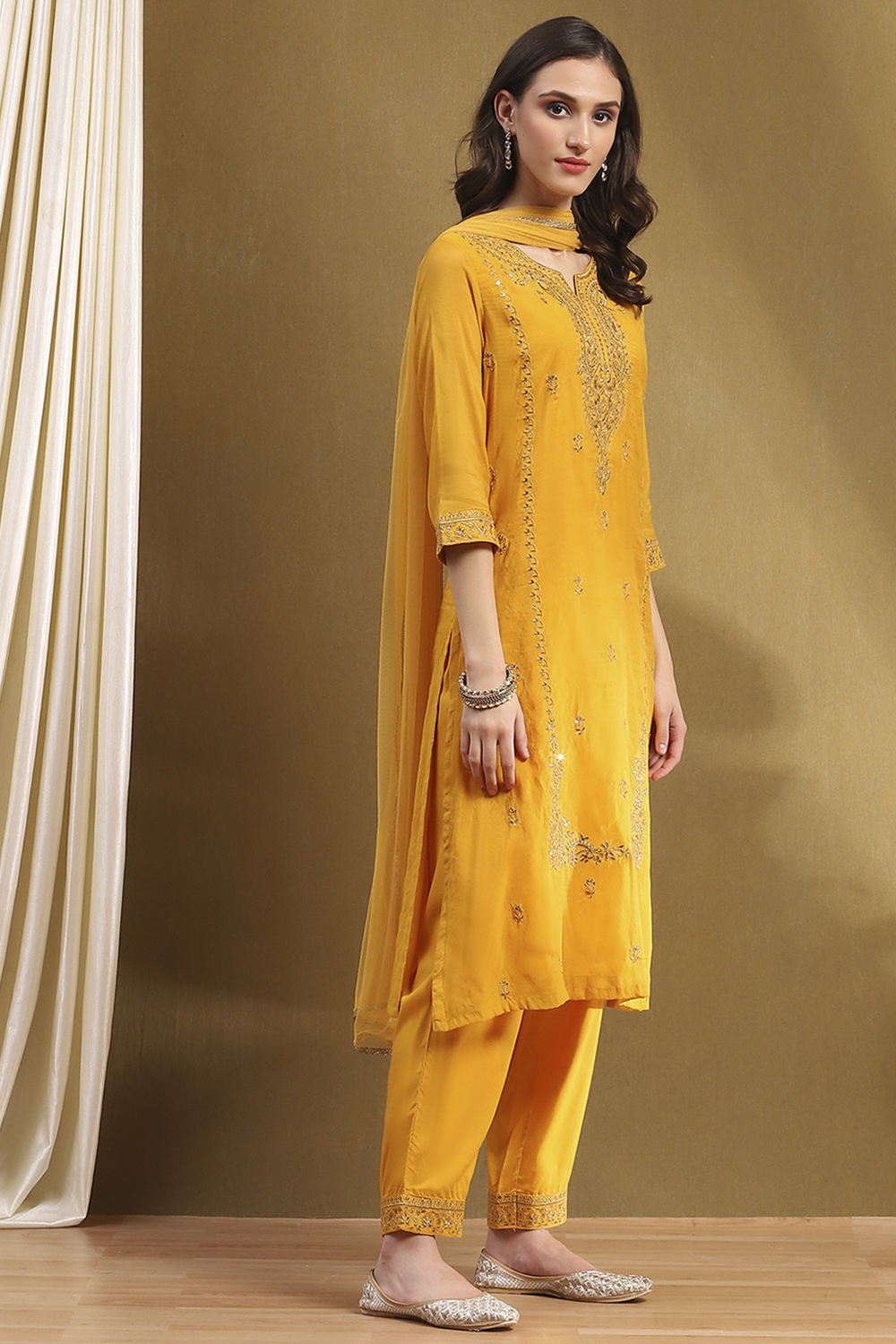 Yellow Polyester Blend A Line Suit Set image number 5