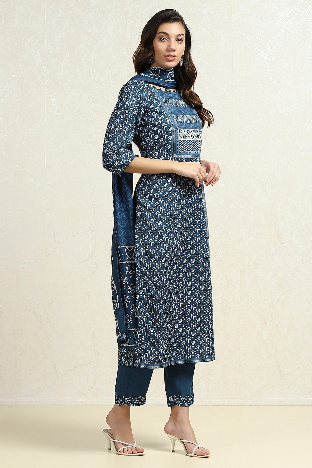 Green Cotton Blend Printed Unstitched Suit Set image number 6