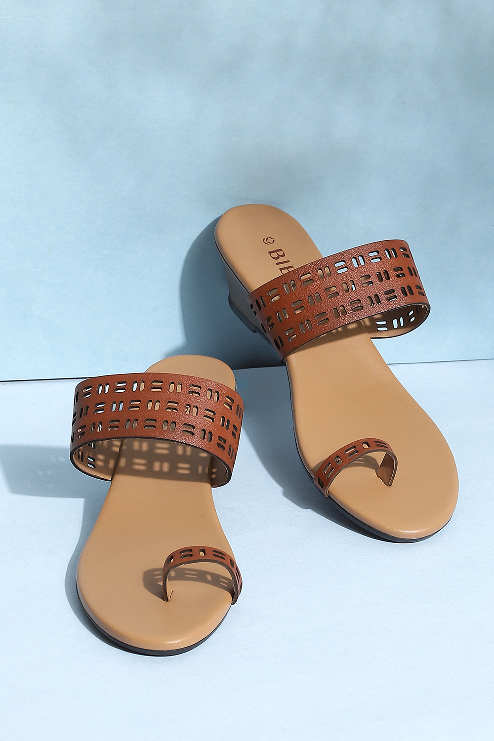 Brown Toe Ring Wedges image number 0