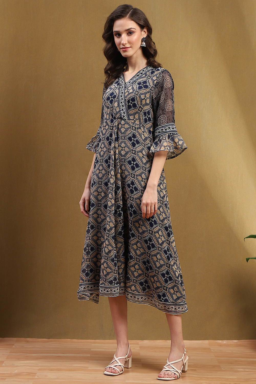 Blue Georgette Flared Kurta image number 2