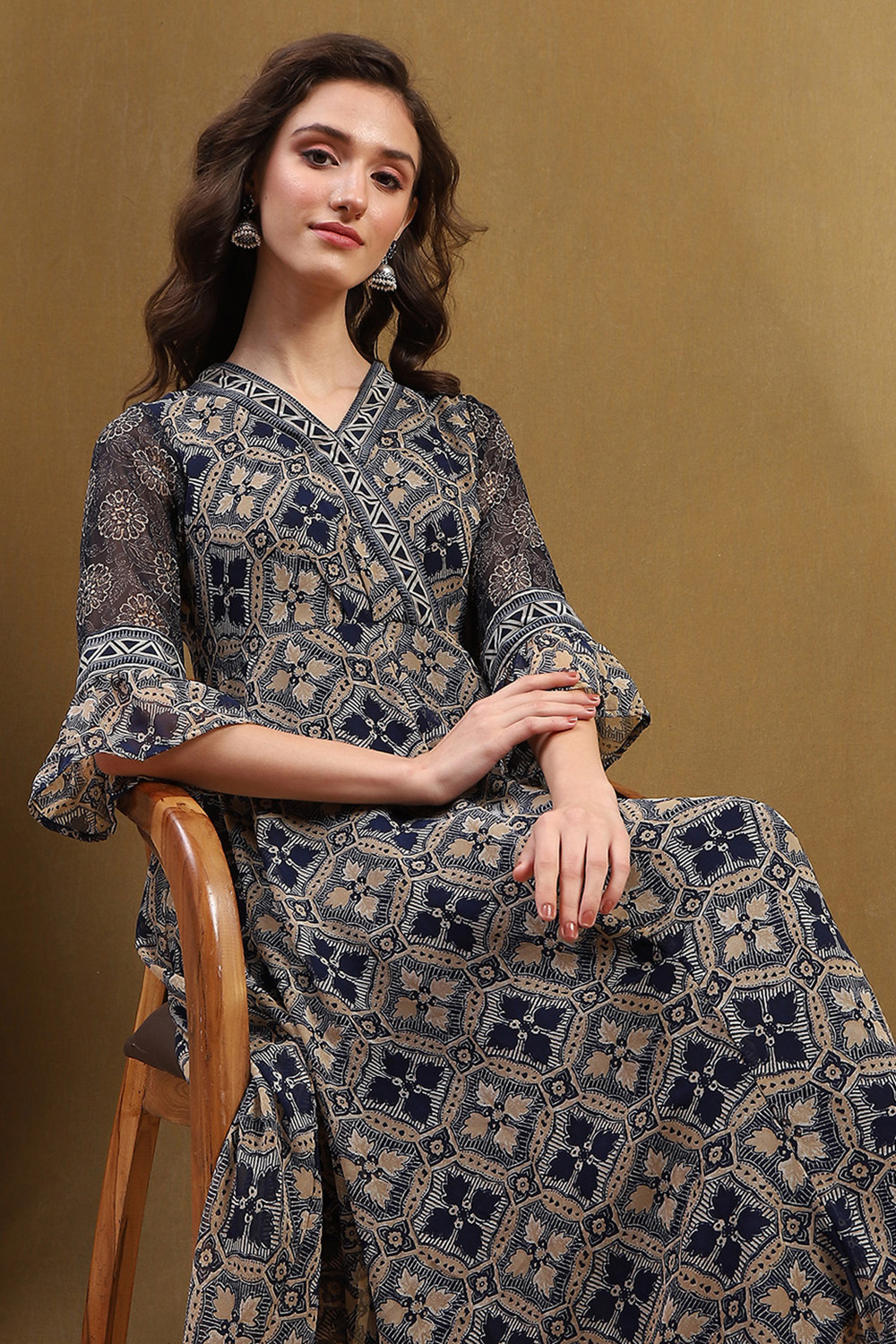 Blue Georgette Flared Kurta image number 6