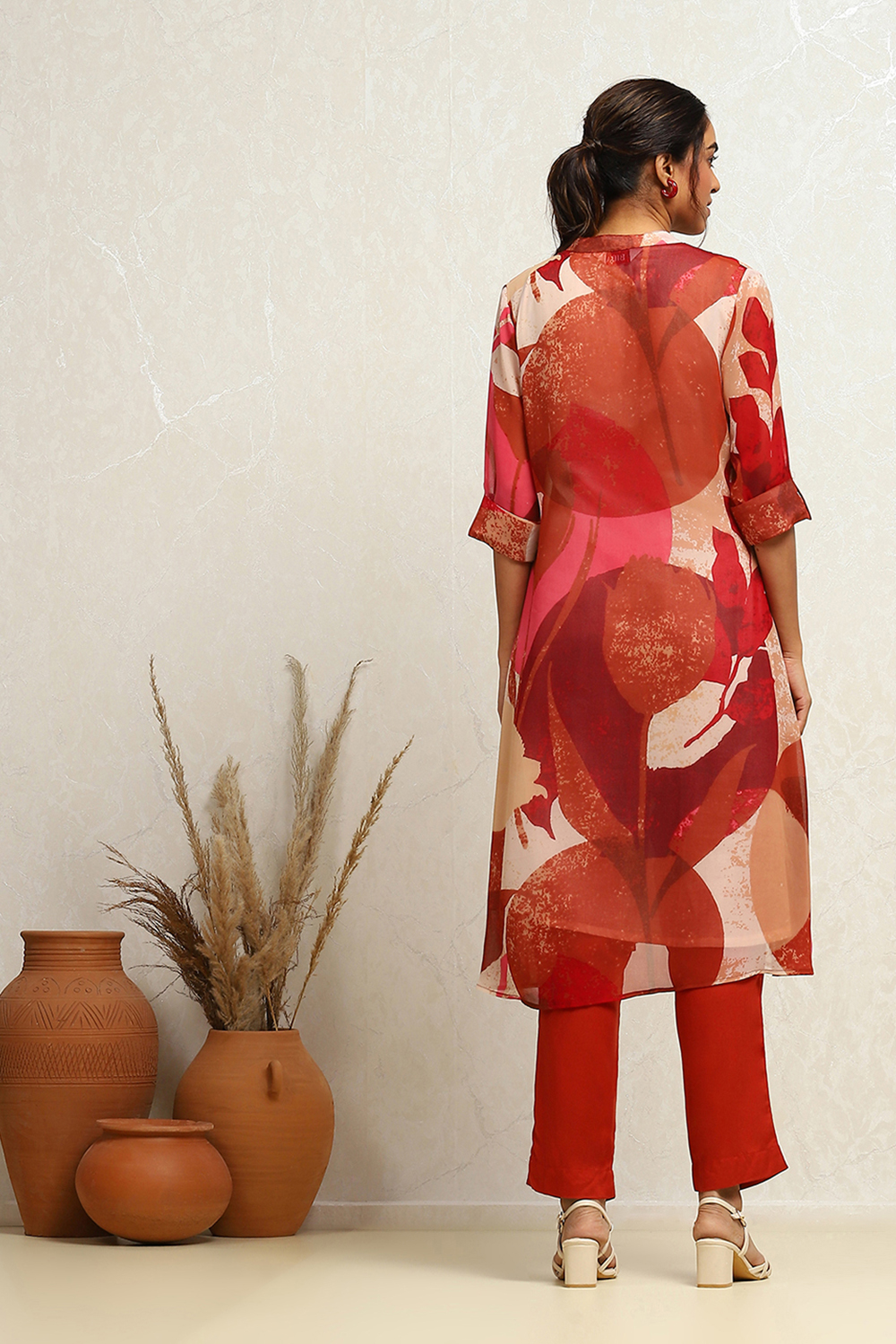 Pink Georgette Floral Printed Pleated A-Line Kurta image number 3