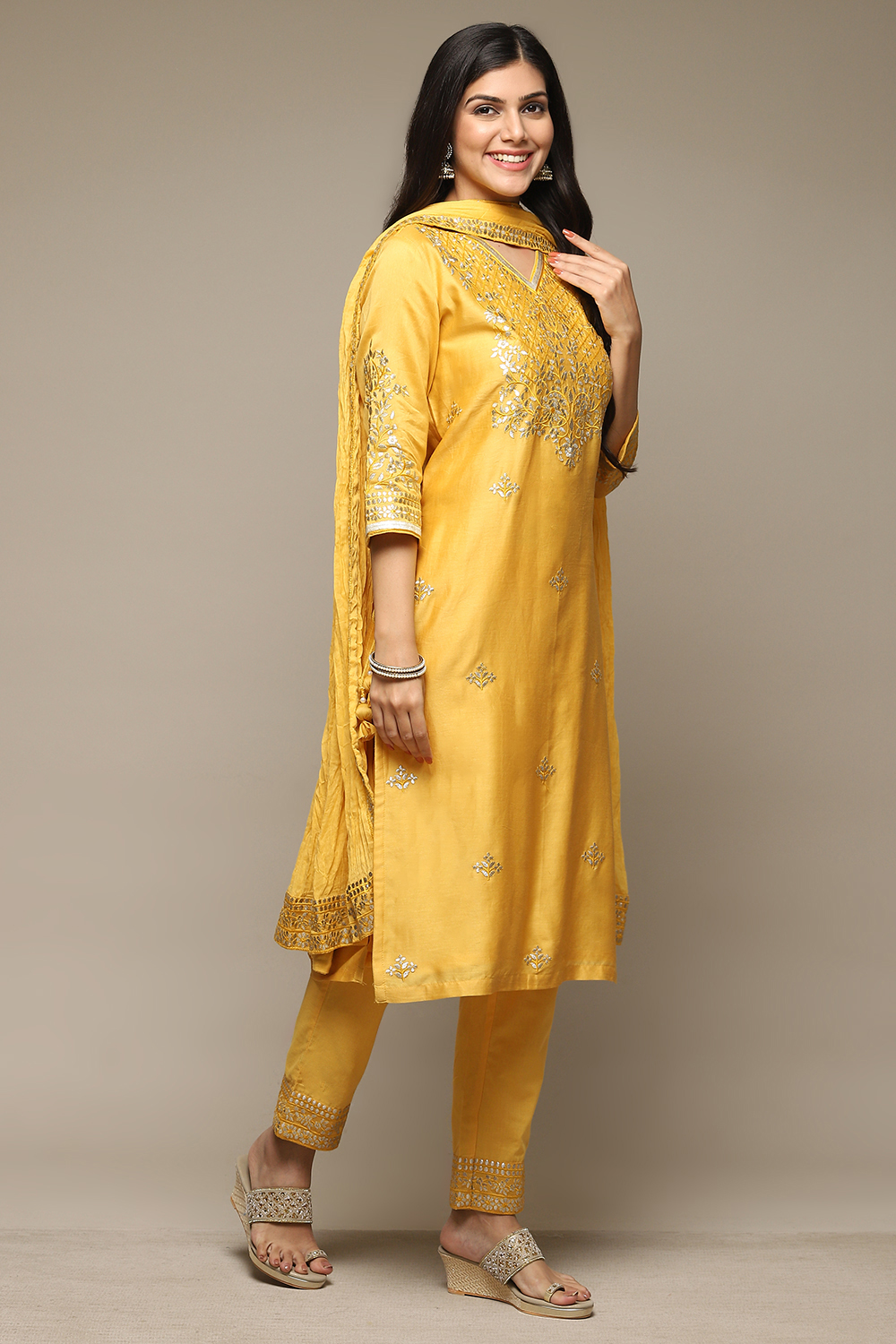 Yellow Straight Kurta Pants Suit Set image number 6