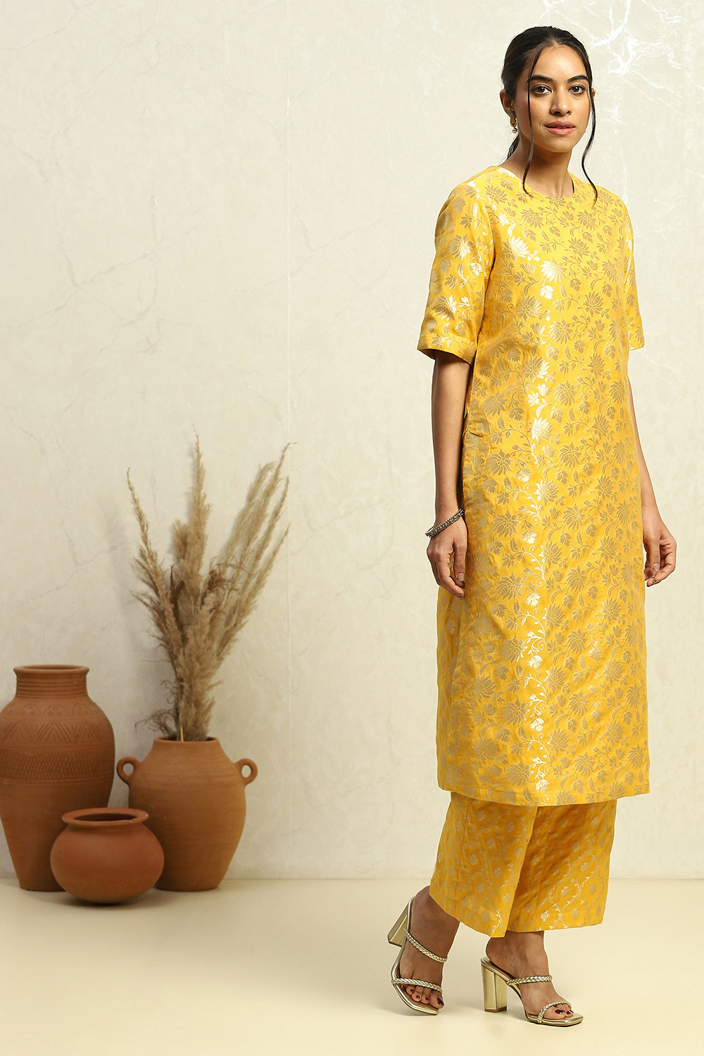 Yellow Jacquard Printed Straight Kurta Set image number 4