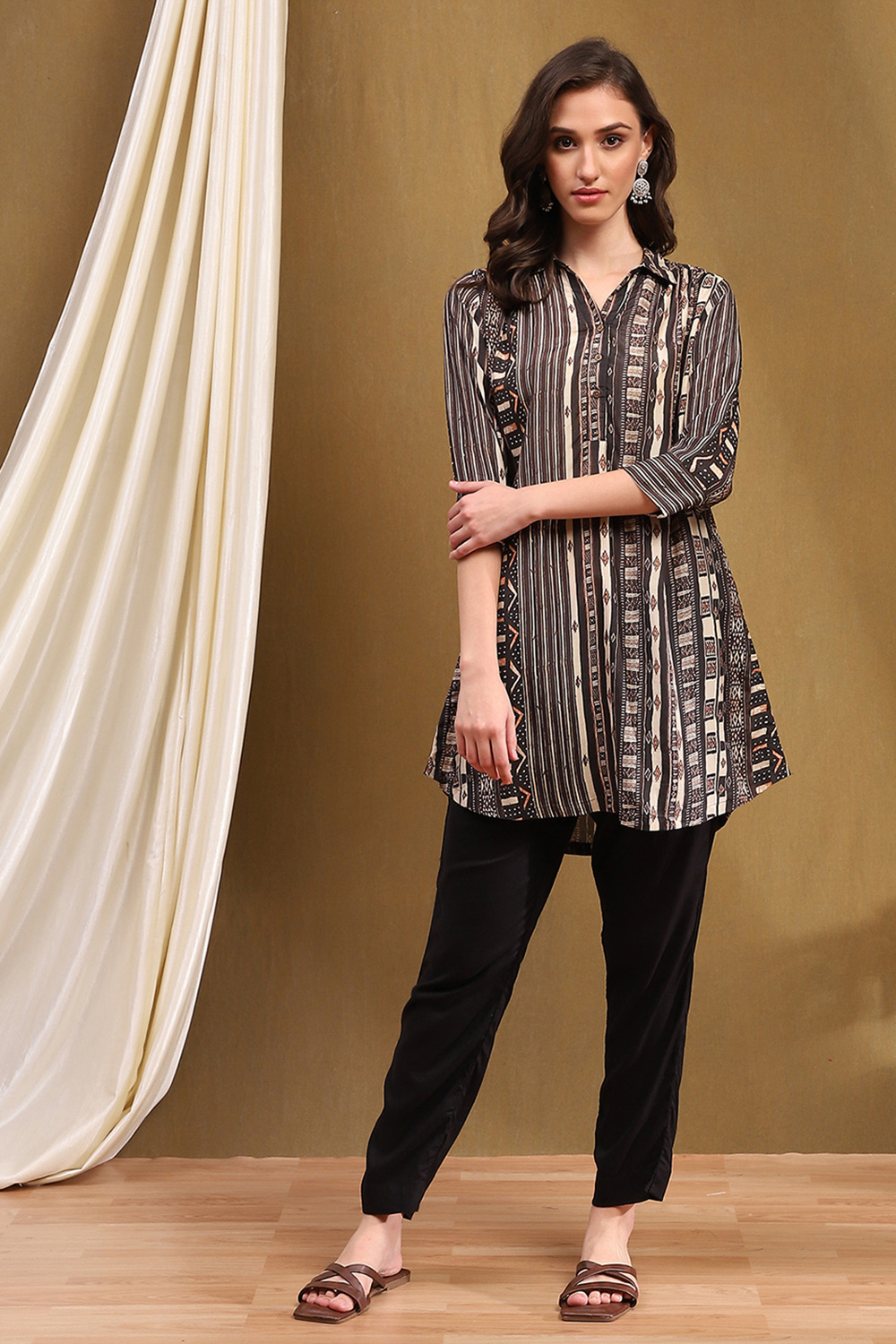 Brown Printed Straight Kurti image number 5