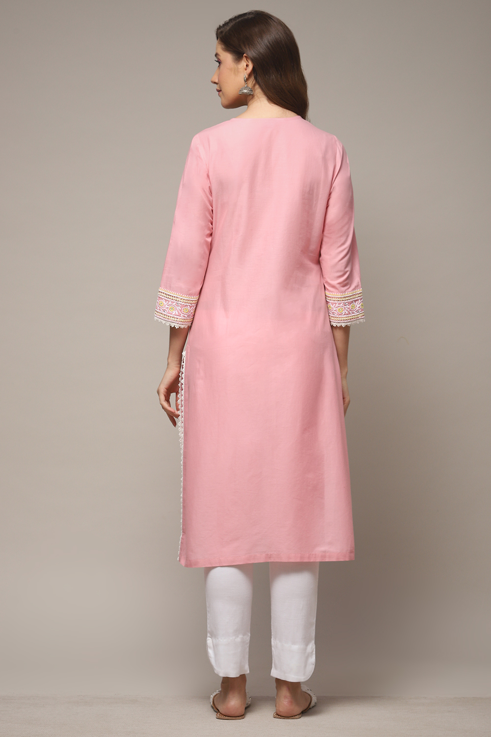 Pink Cotton Straight Embroidered Kurta image number 2