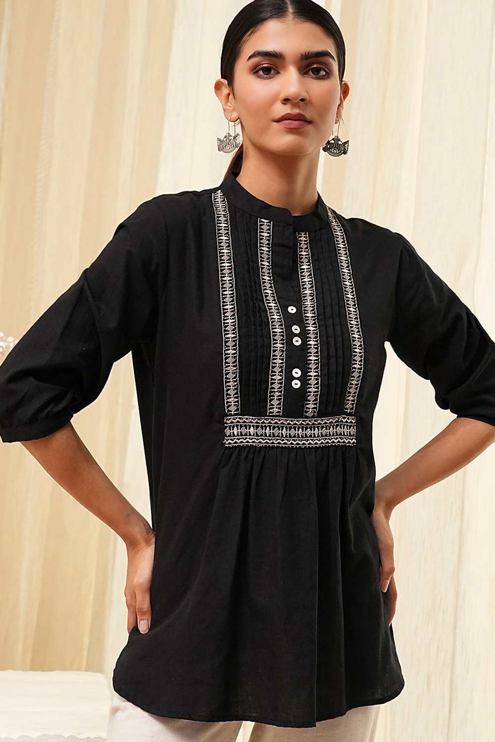 Black Cotton Straight Yarn Dyed Short Kurta image number 1