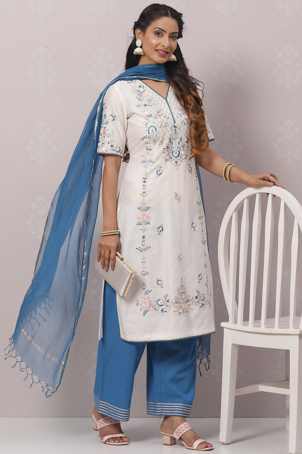 White Cotton Art Silk Straight Kurta Palazzo Suit Set image number 7