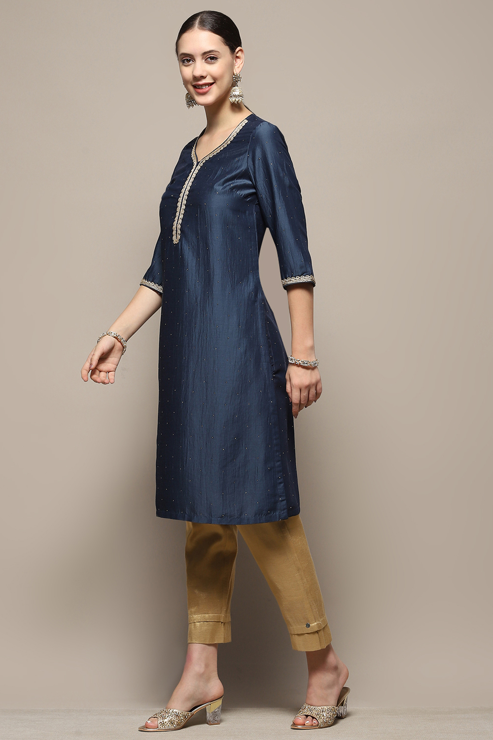 Beige Embellished Festive Straight Kurta image number 3