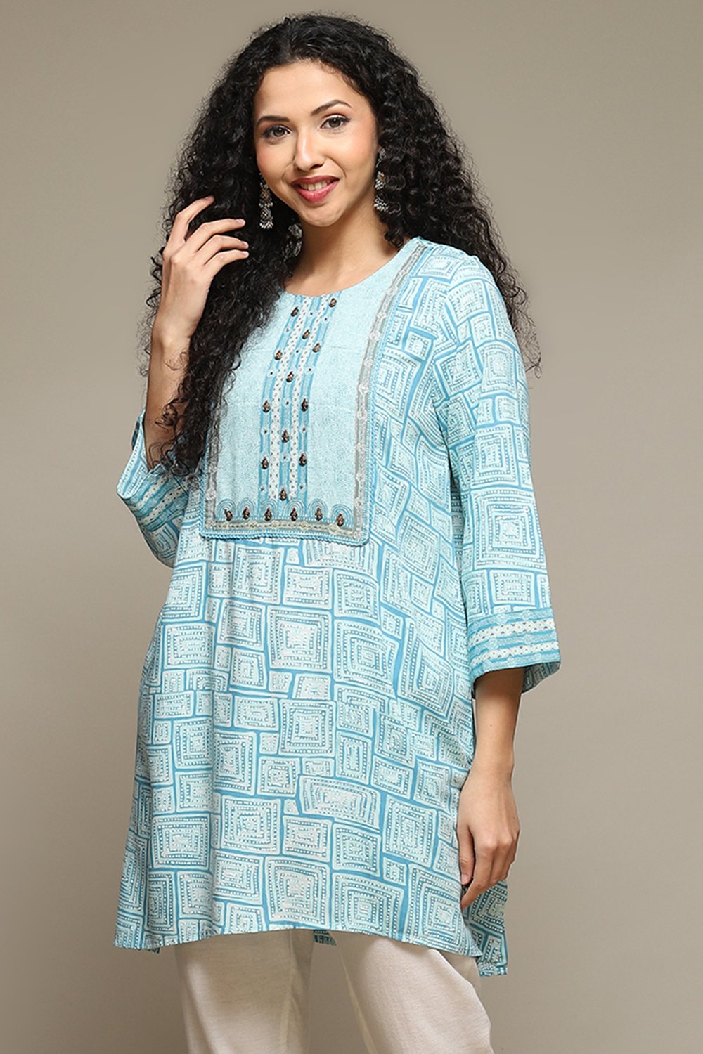 Coral Rayon Printed Kurti image number 2