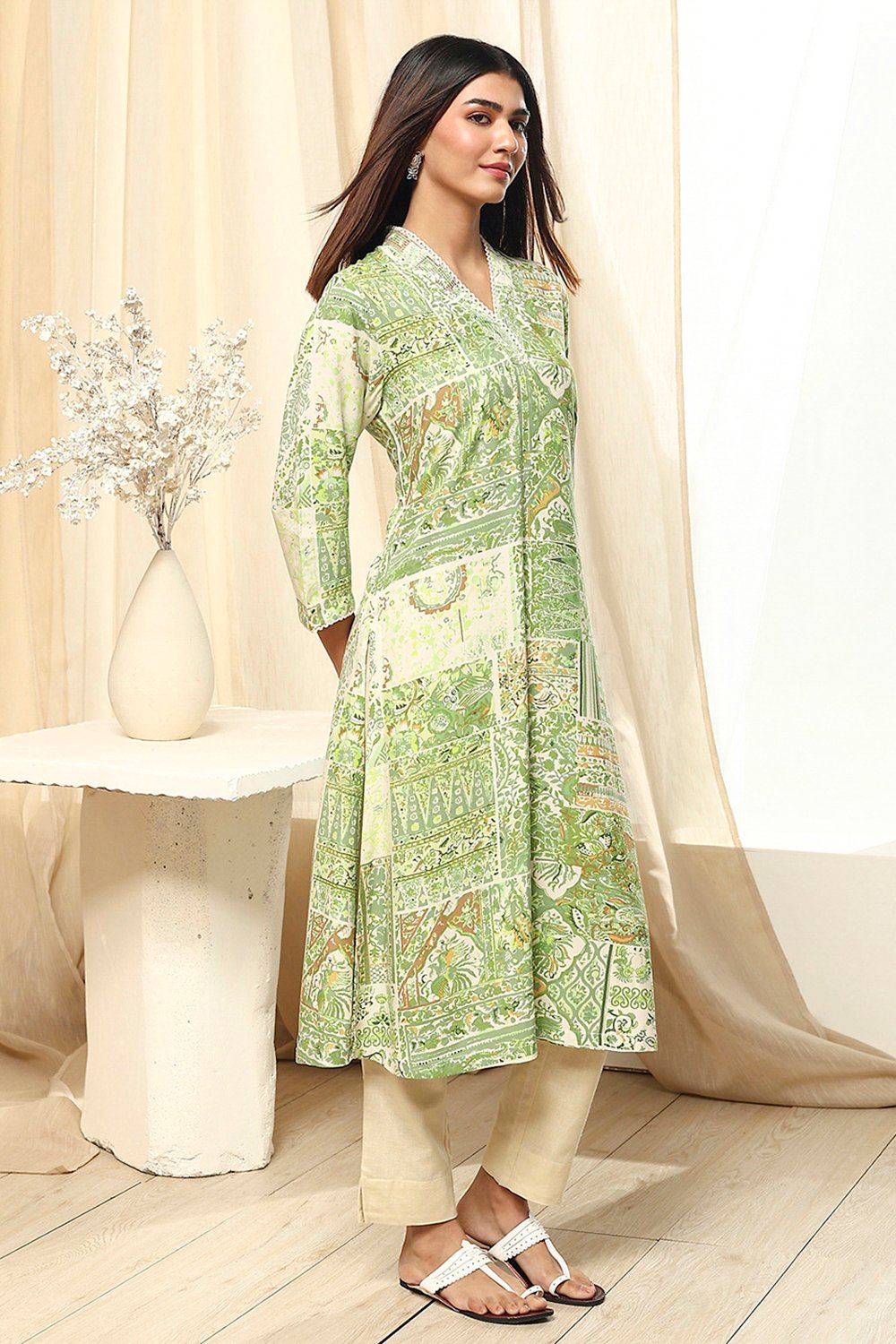 Green Printed Straight Kurta image number 4