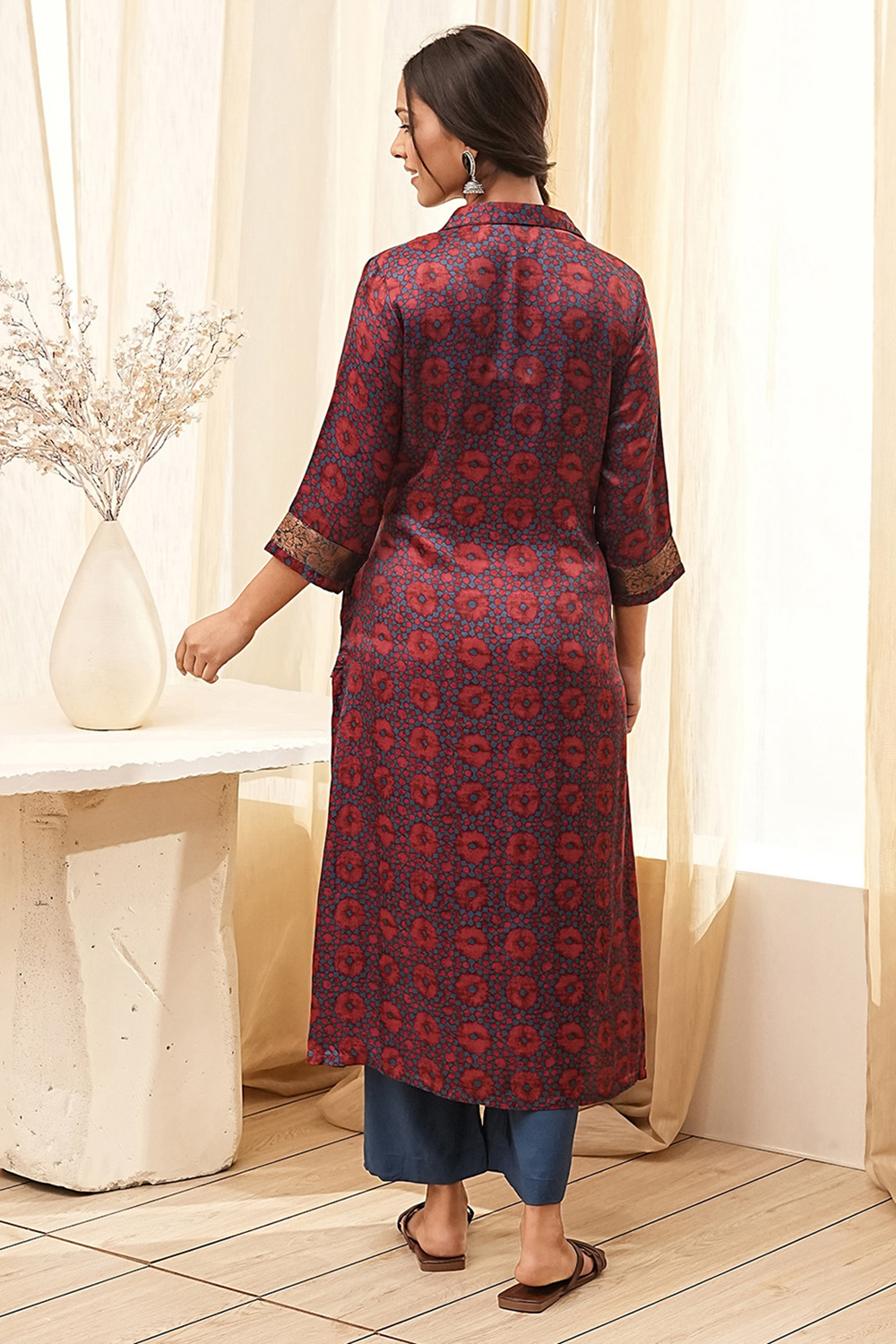 Maroon Floral Printed Straight Suit Set image number 4