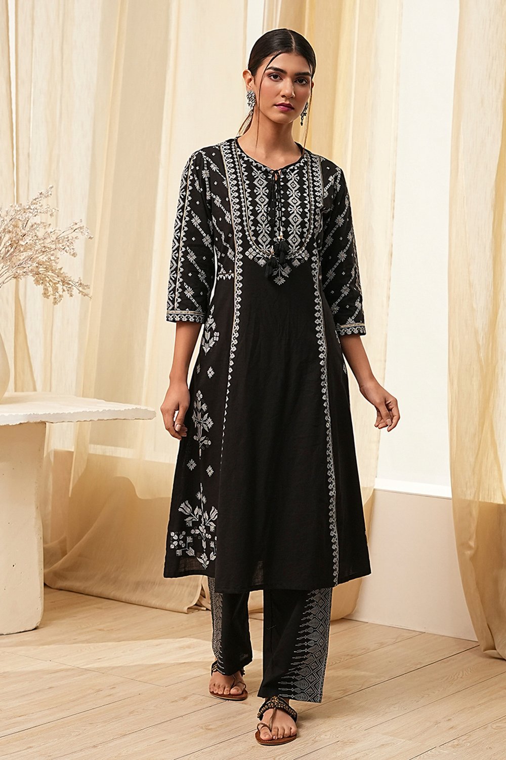 Off-White Pure Cotton Printed A-line Kurta Set image number 6