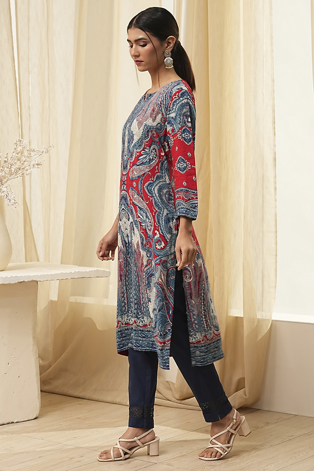 Red and Blue Printed Straight Kurta image number 2