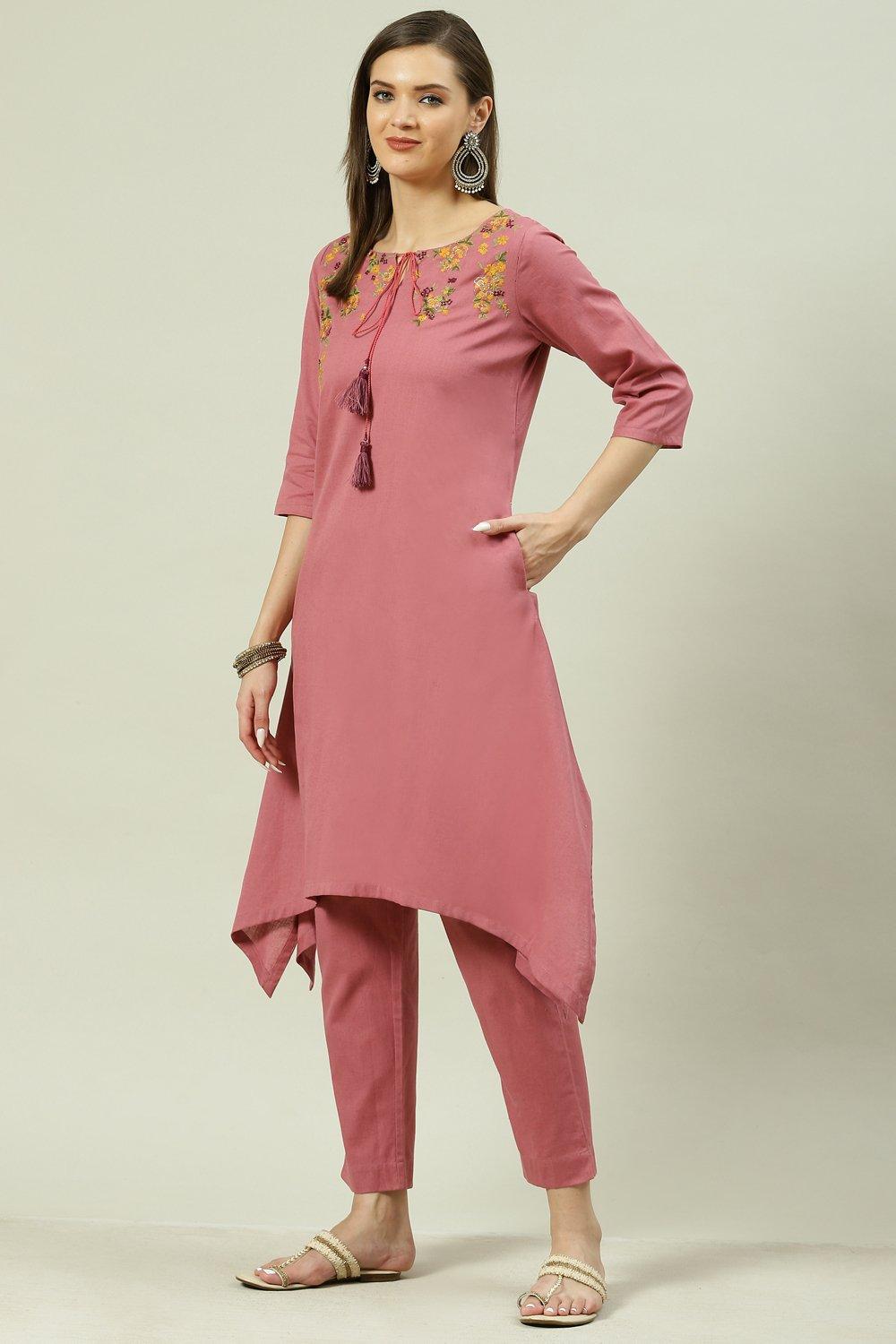 Yellow Solid Asymmetric Kurta Slim Pants Suit Set image number 3