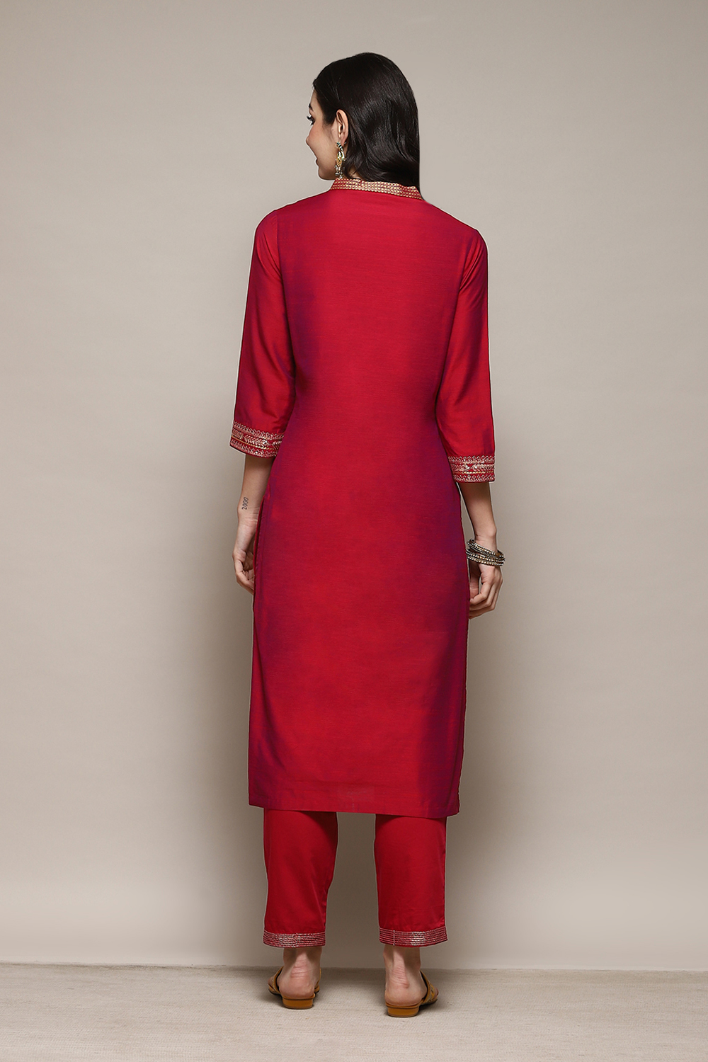 Meganta Poly Viscose Straight Kurta Slim Pant Suit Set image number 4