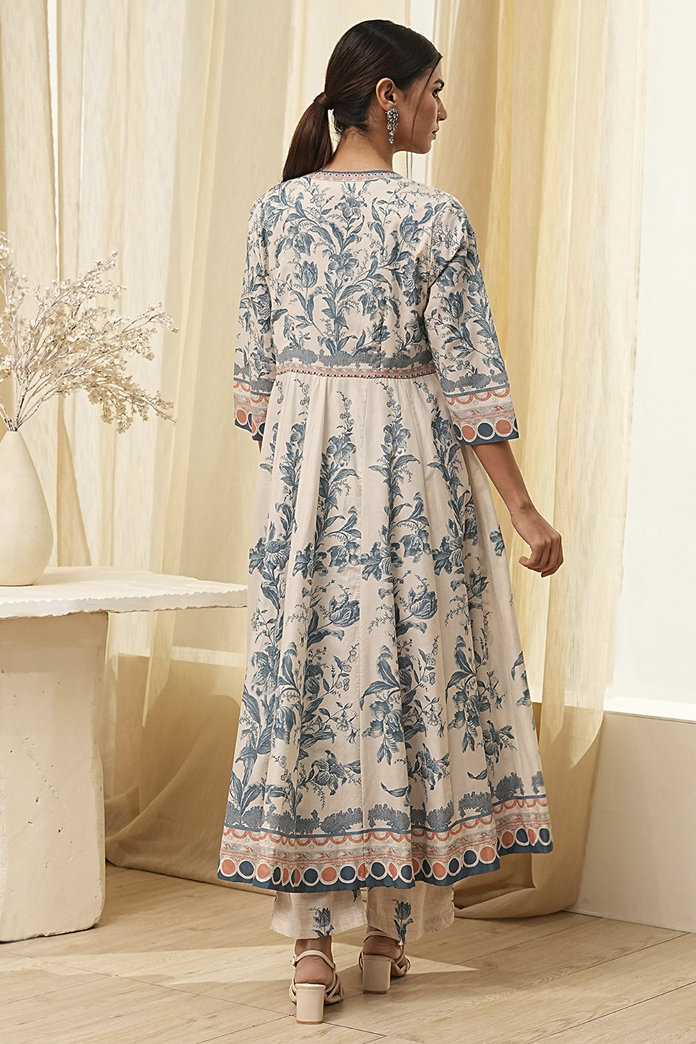 Beige and Blue Printed Front Open Kurta Set image number 4