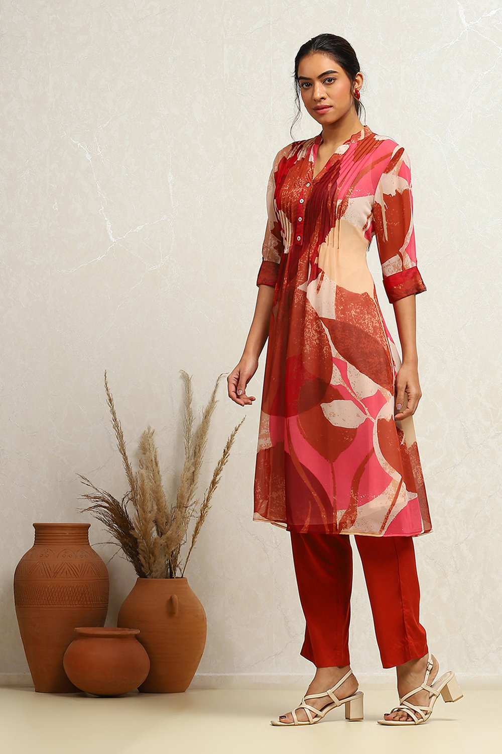 Pink Georgette Floral Printed Pleated A-Line Kurta image number 2