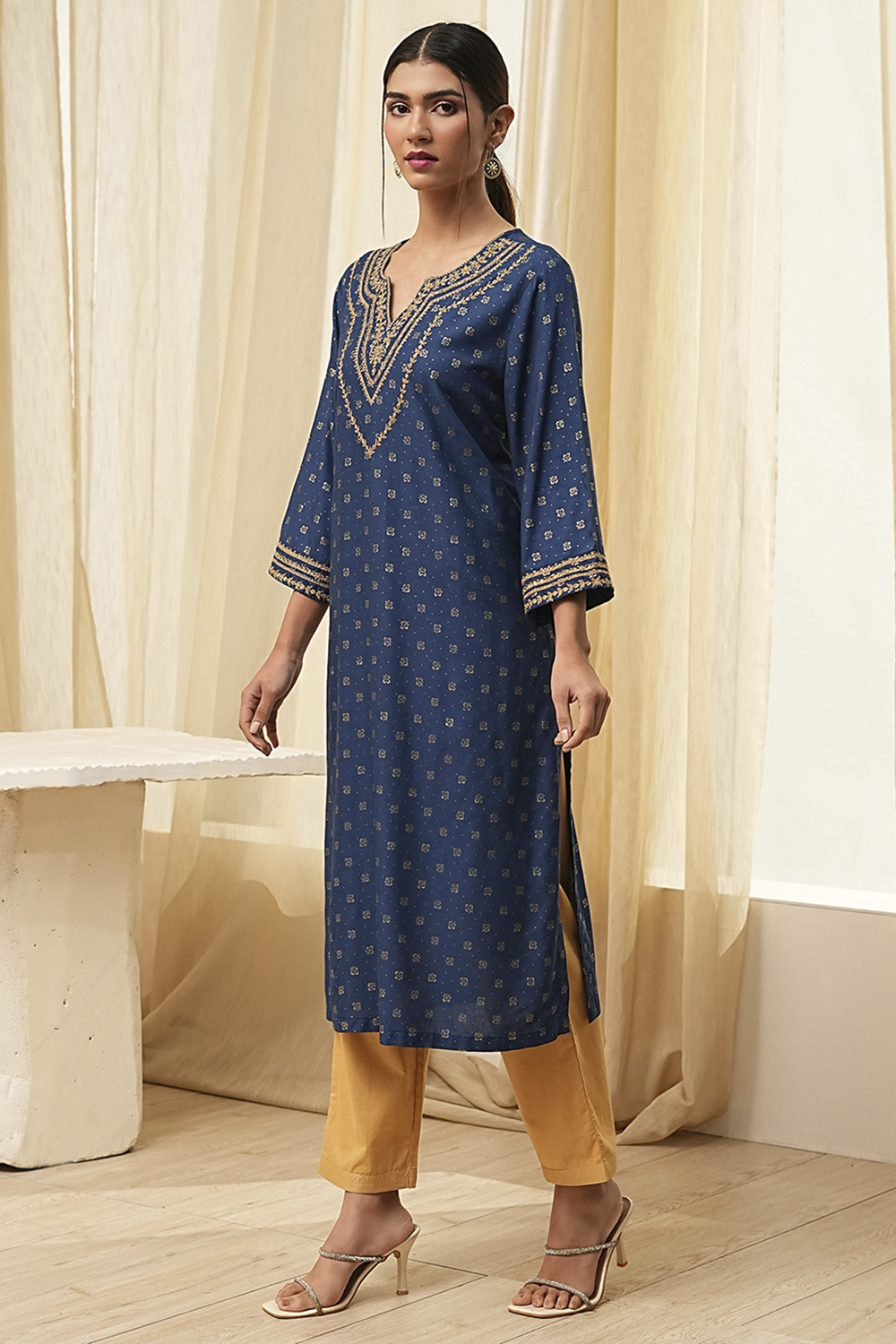 Blue Printed Straight Kurta image number 2