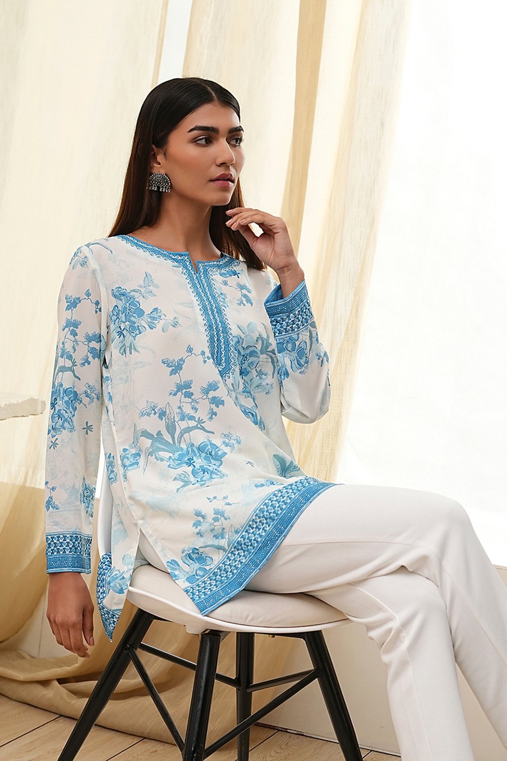 Off White Straight Short Kurta image number 6