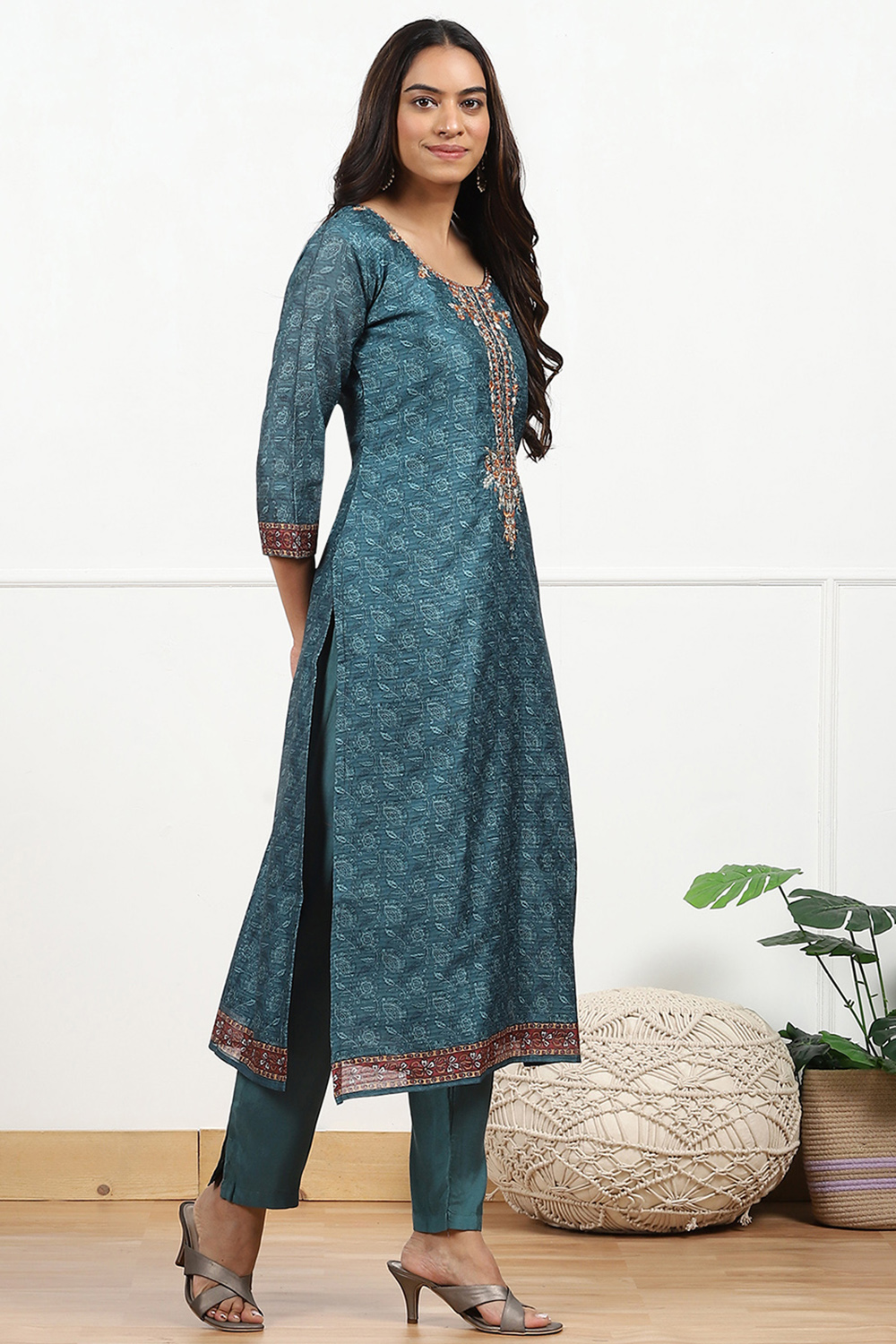 Teal Tussar Hand Embroidered Unstitched Suit Set image number 3