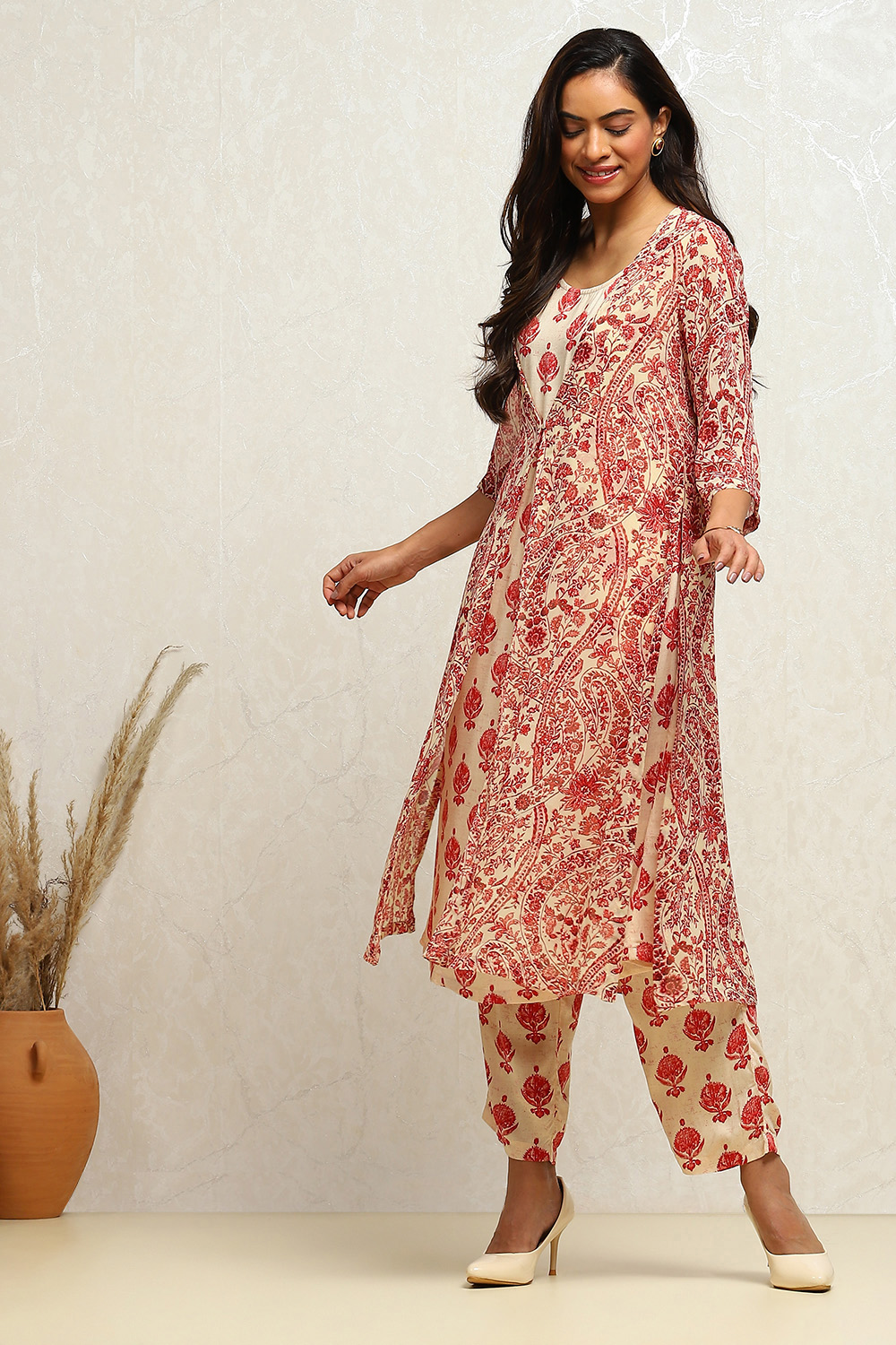 Cream-coloured Georgette Printed Fusion Kurta Set image number 0